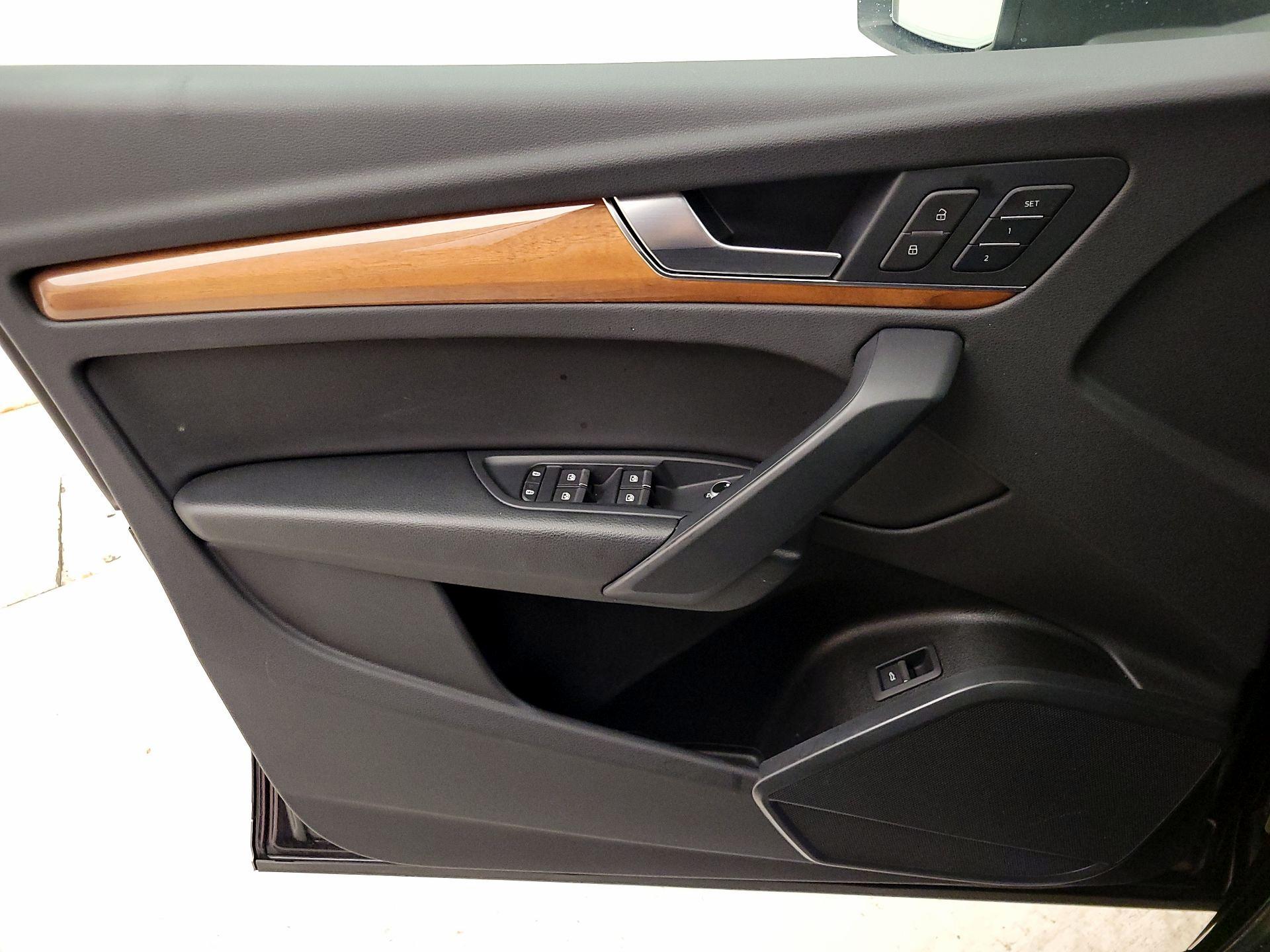 Thumbnail: 2023 Audi Q5 - 12