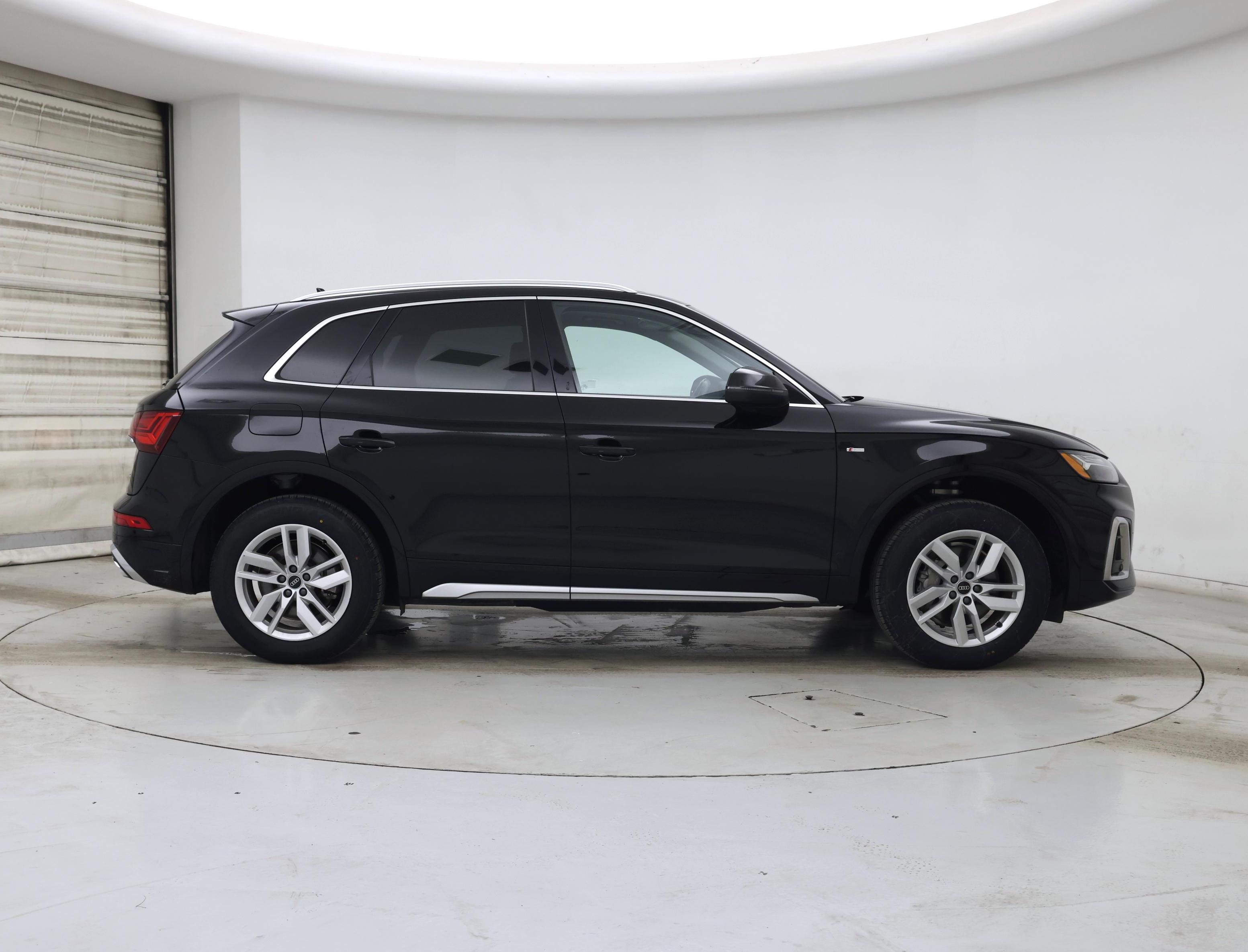 Thumbnail: 2023 Audi Q5 - 7