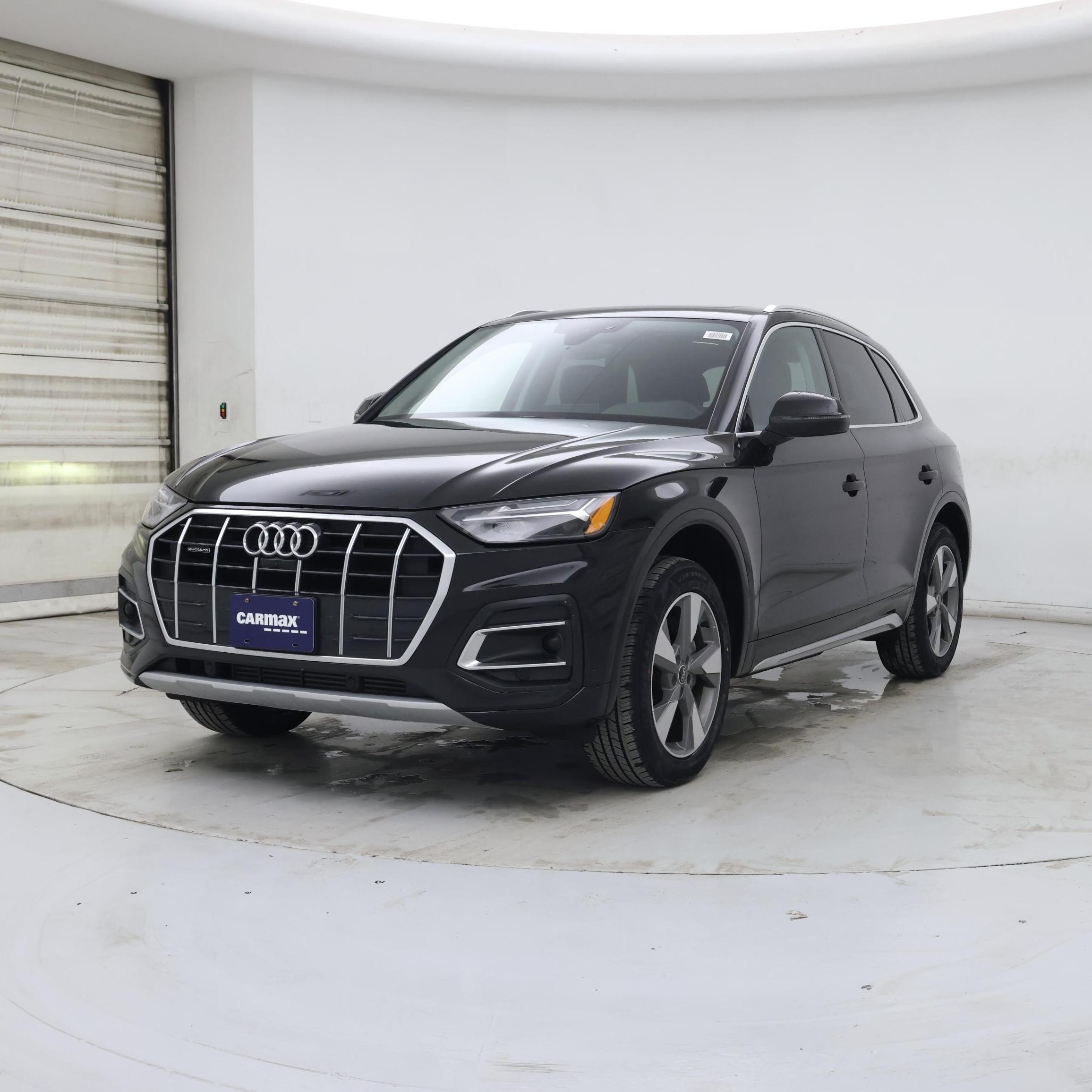 Thumbnail: 2023 Audi Q5 - 4