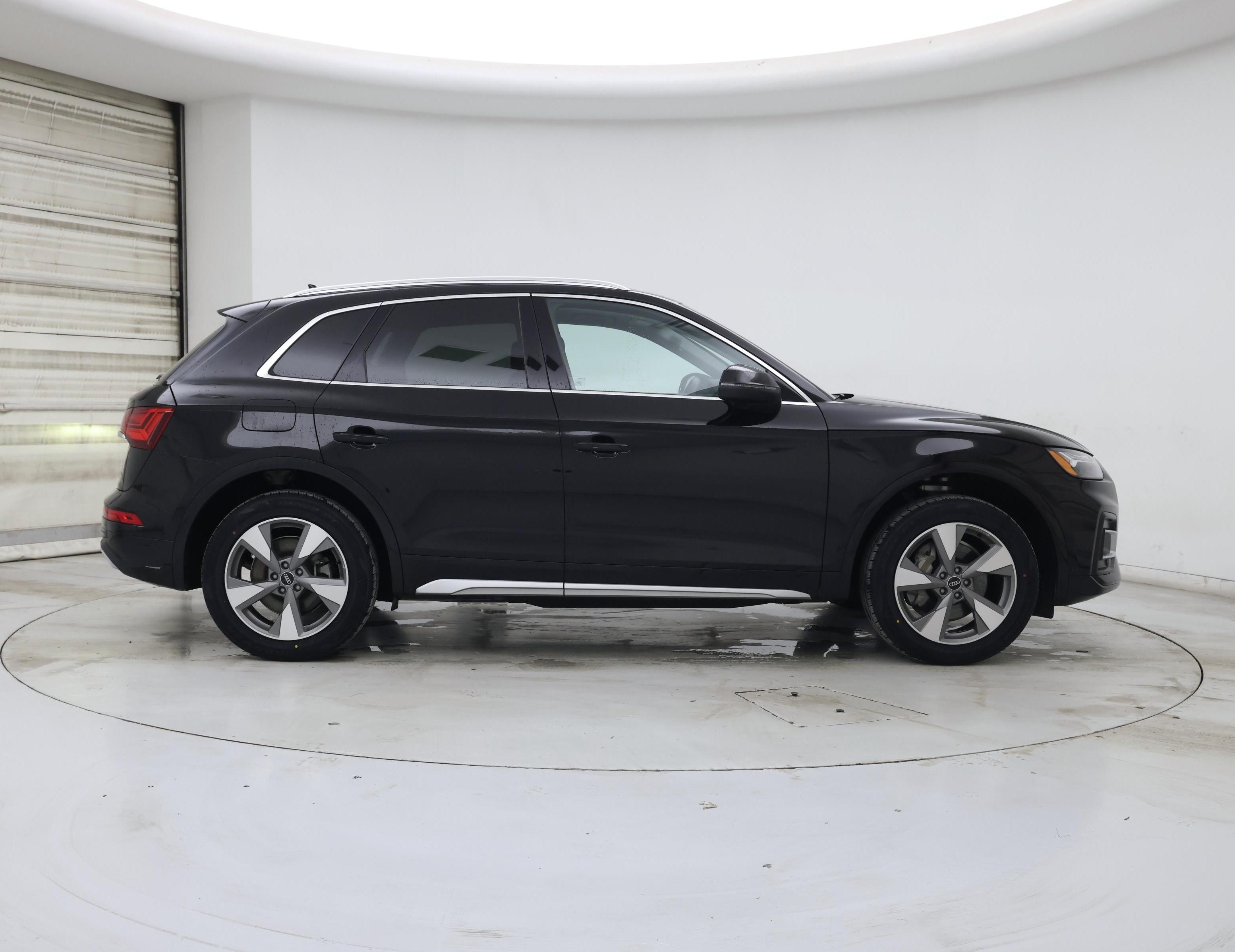 Thumbnail: 2023 Audi Q5 - 7