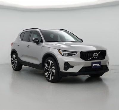 2023 Volvo XC40 B5 Plus Dark Theme