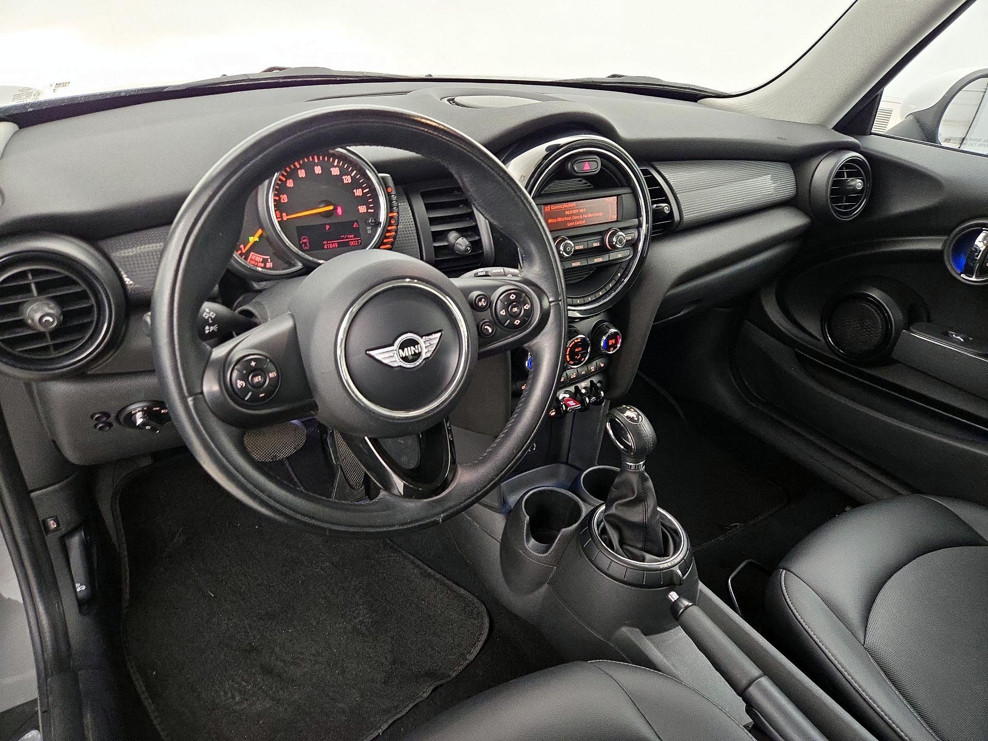 Thumbnail: 2015 MINI Cooper Hardtop - 9