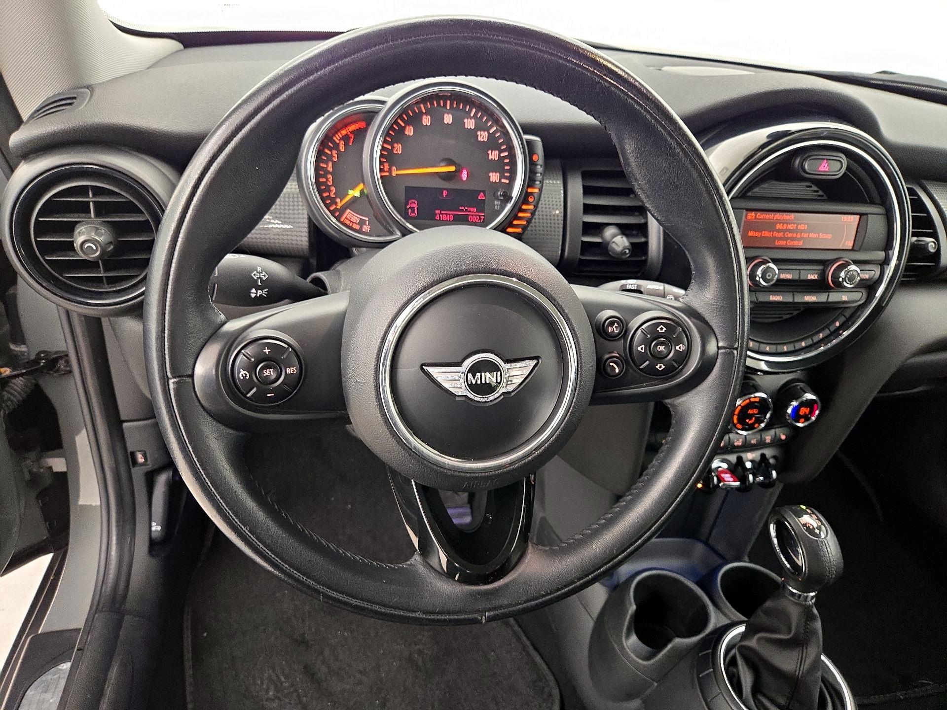 Thumbnail: 2015 MINI Cooper Hardtop - 10