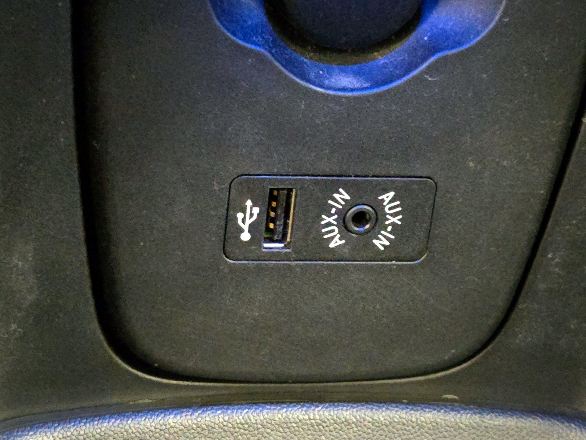 Thumbnail: 2015 MINI Cooper Hardtop - 17