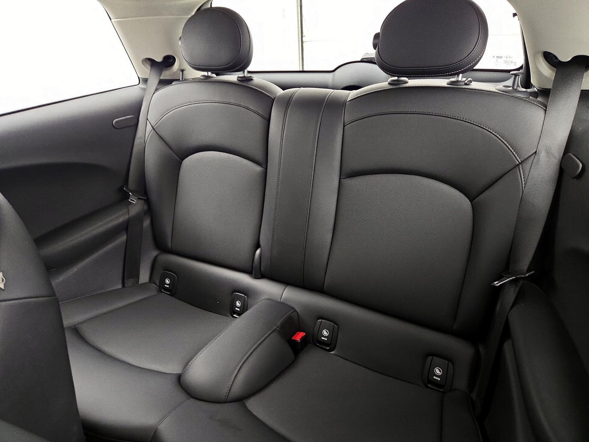 Thumbnail: 2015 MINI Cooper Hardtop - 18