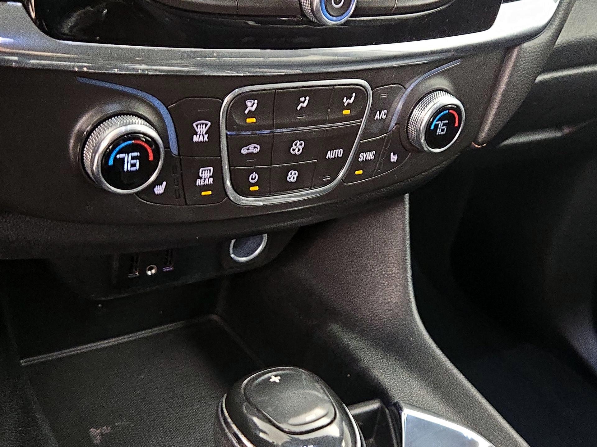 Thumbnail: 2018 Chevrolet Traverse - 16