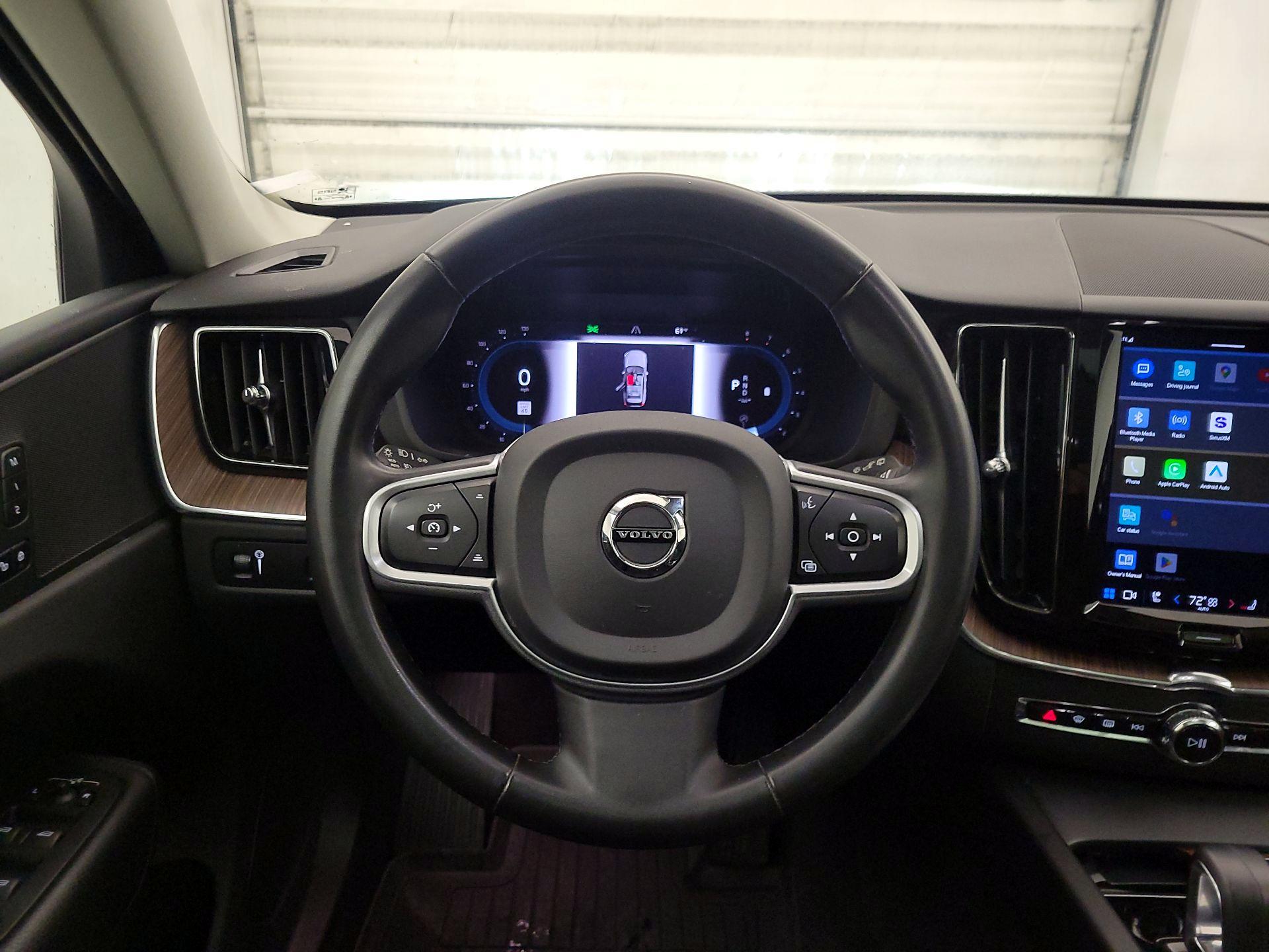 Thumbnail: 2022 Volvo XC60 - 10