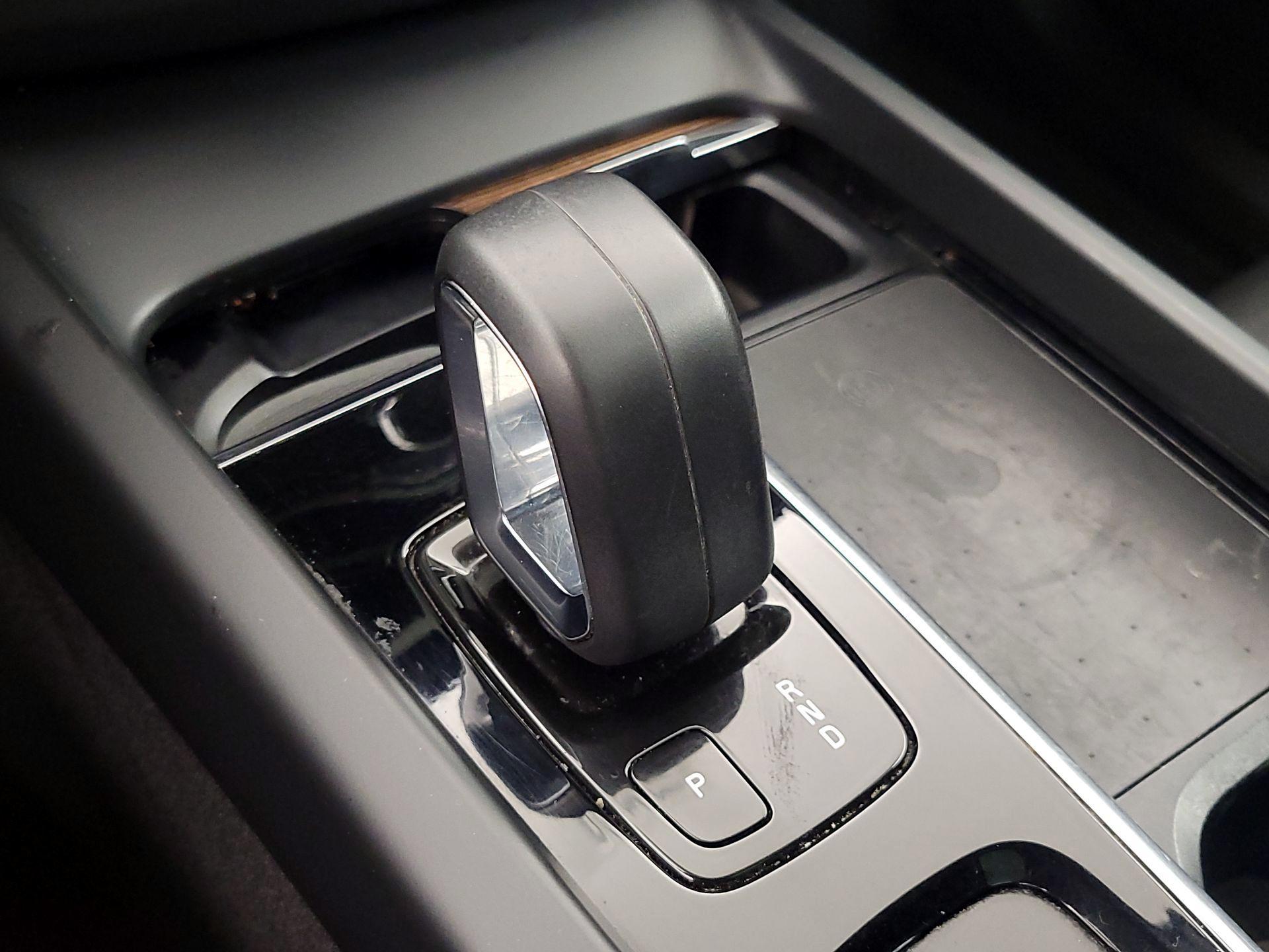 Thumbnail: 2022 Volvo XC60 - 17