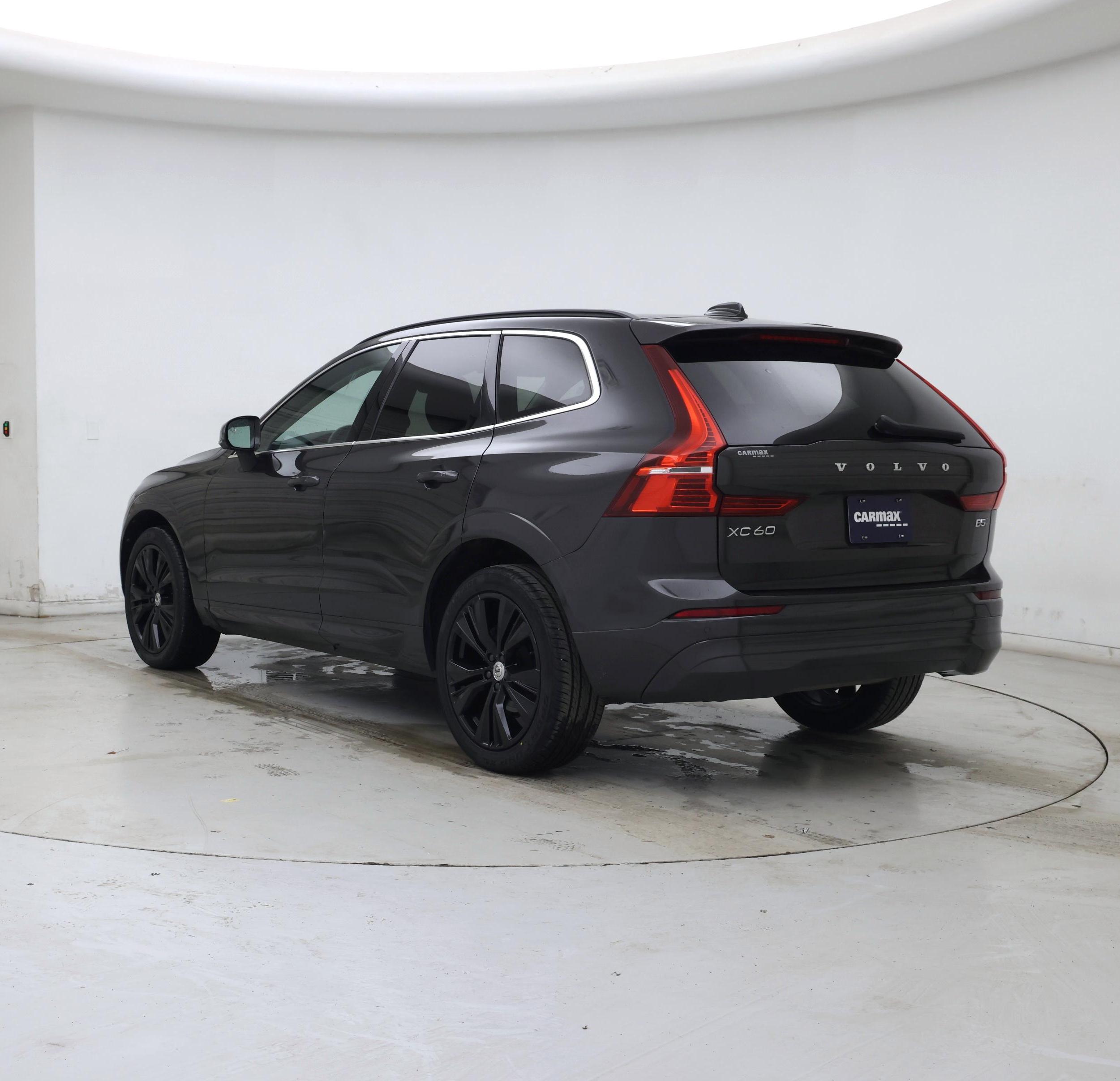Thumbnail: 2022 Volvo XC60 - 2