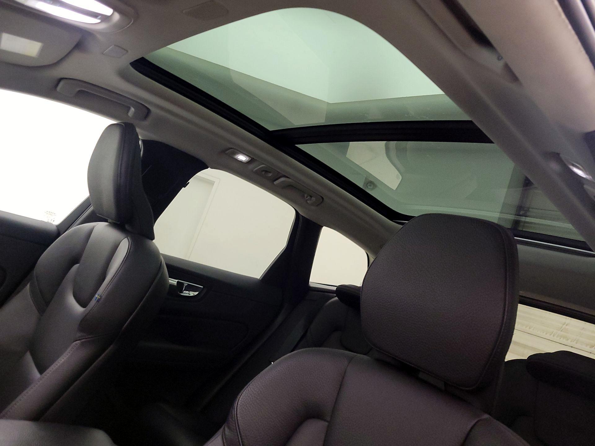 Thumbnail: 2022 Volvo XC60 - 19