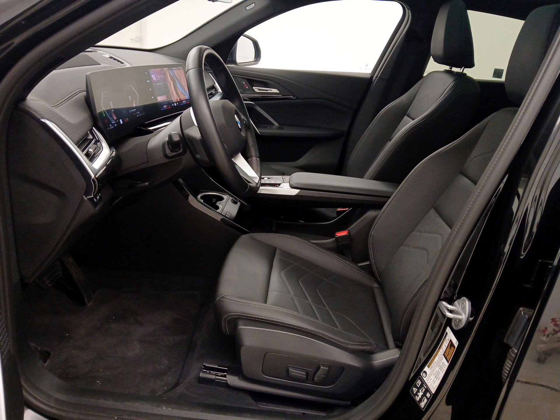 Thumbnail: 2025 BMW X2 - 11