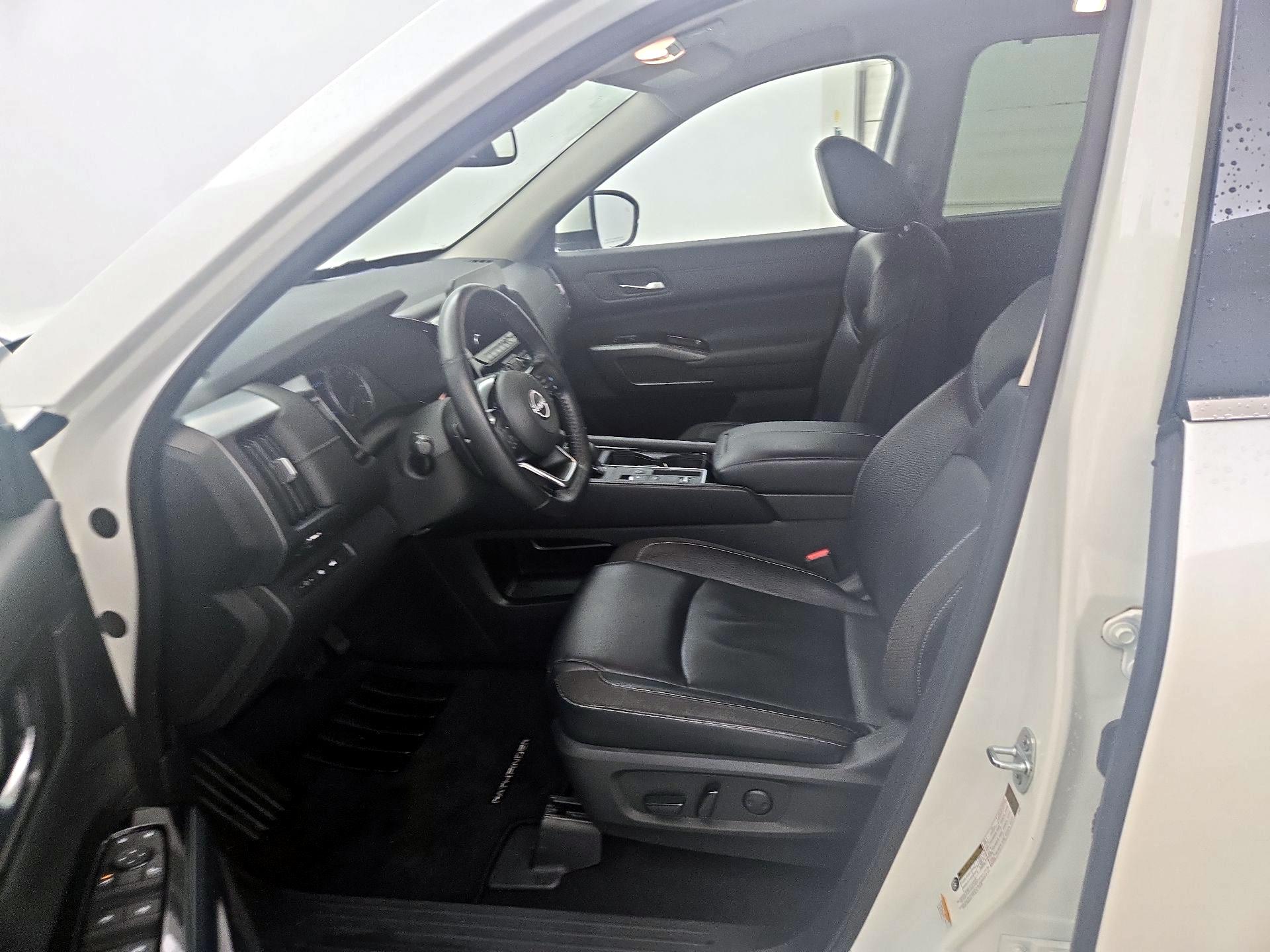 Thumbnail: 2022 Nissan Pathfinder - 11