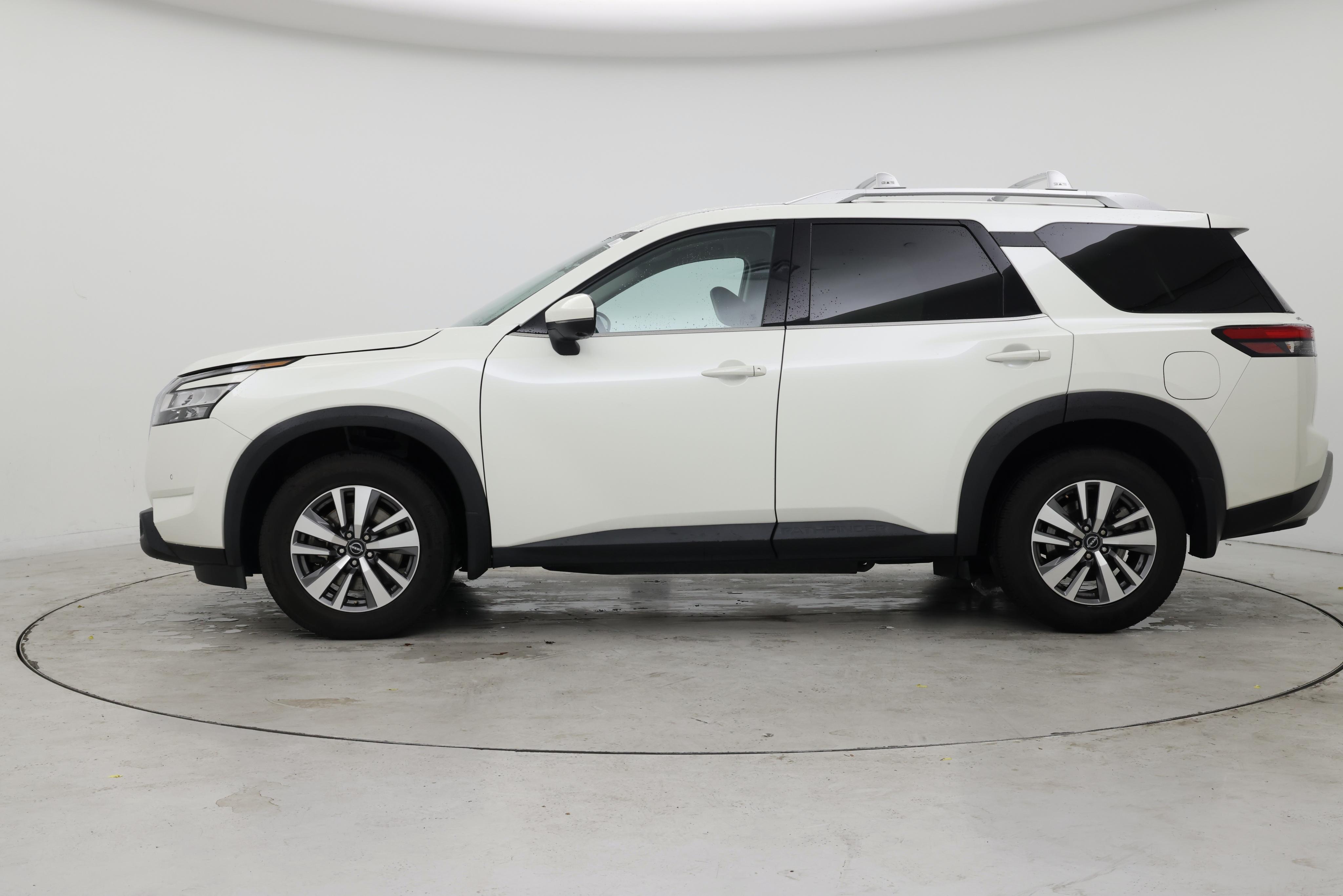 Thumbnail: 2022 Nissan Pathfinder - 3