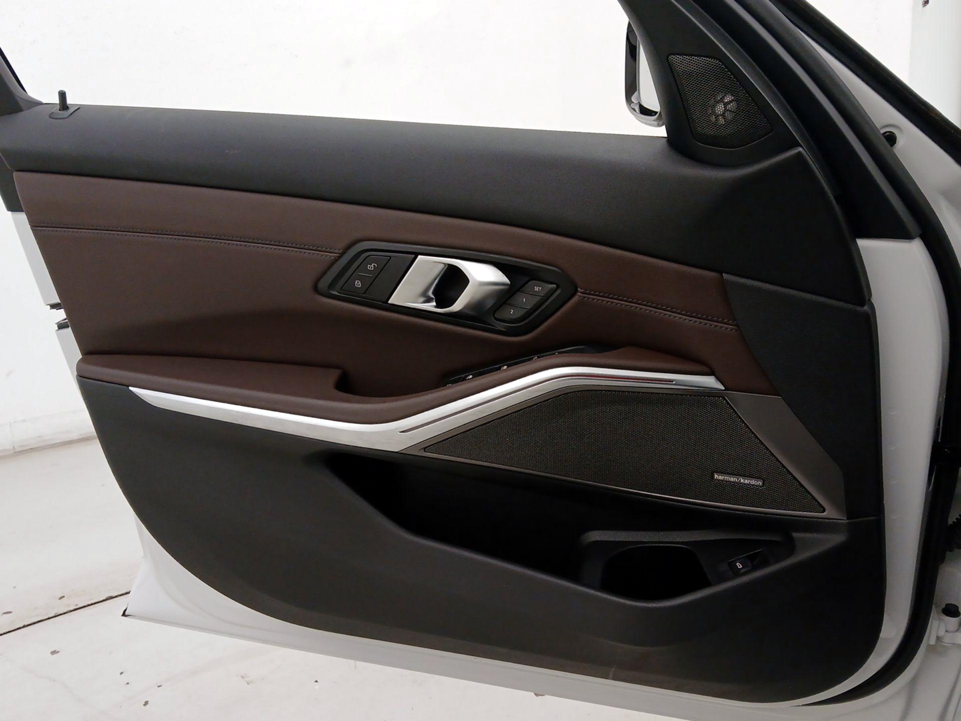 Thumbnail: 2024 BMW 3 Series - 12