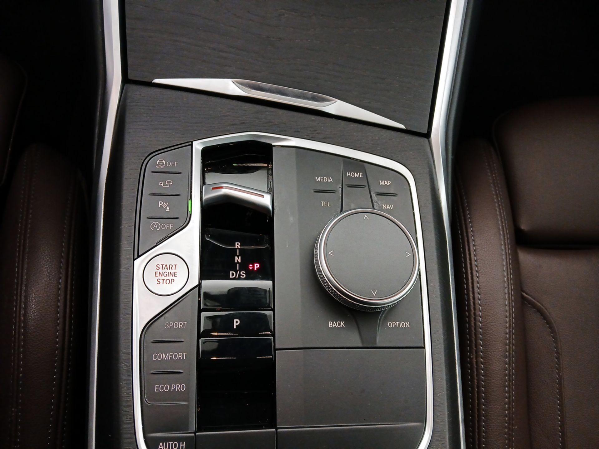 Thumbnail: 2024 BMW 3 Series - 18