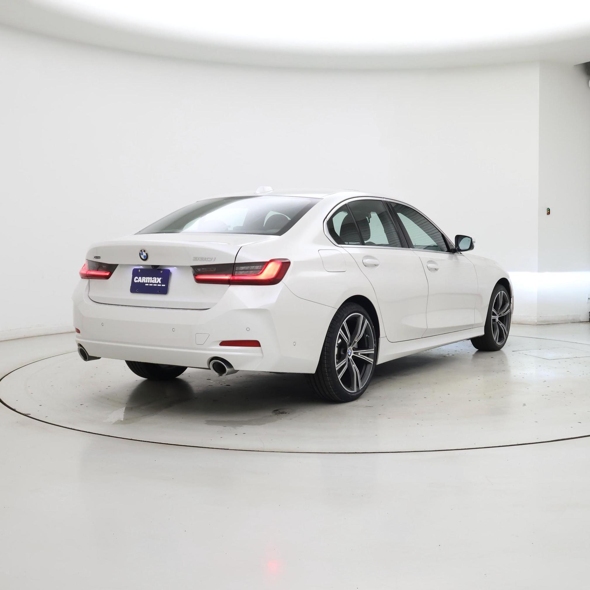 Thumbnail: 2024 BMW 3 Series - 8