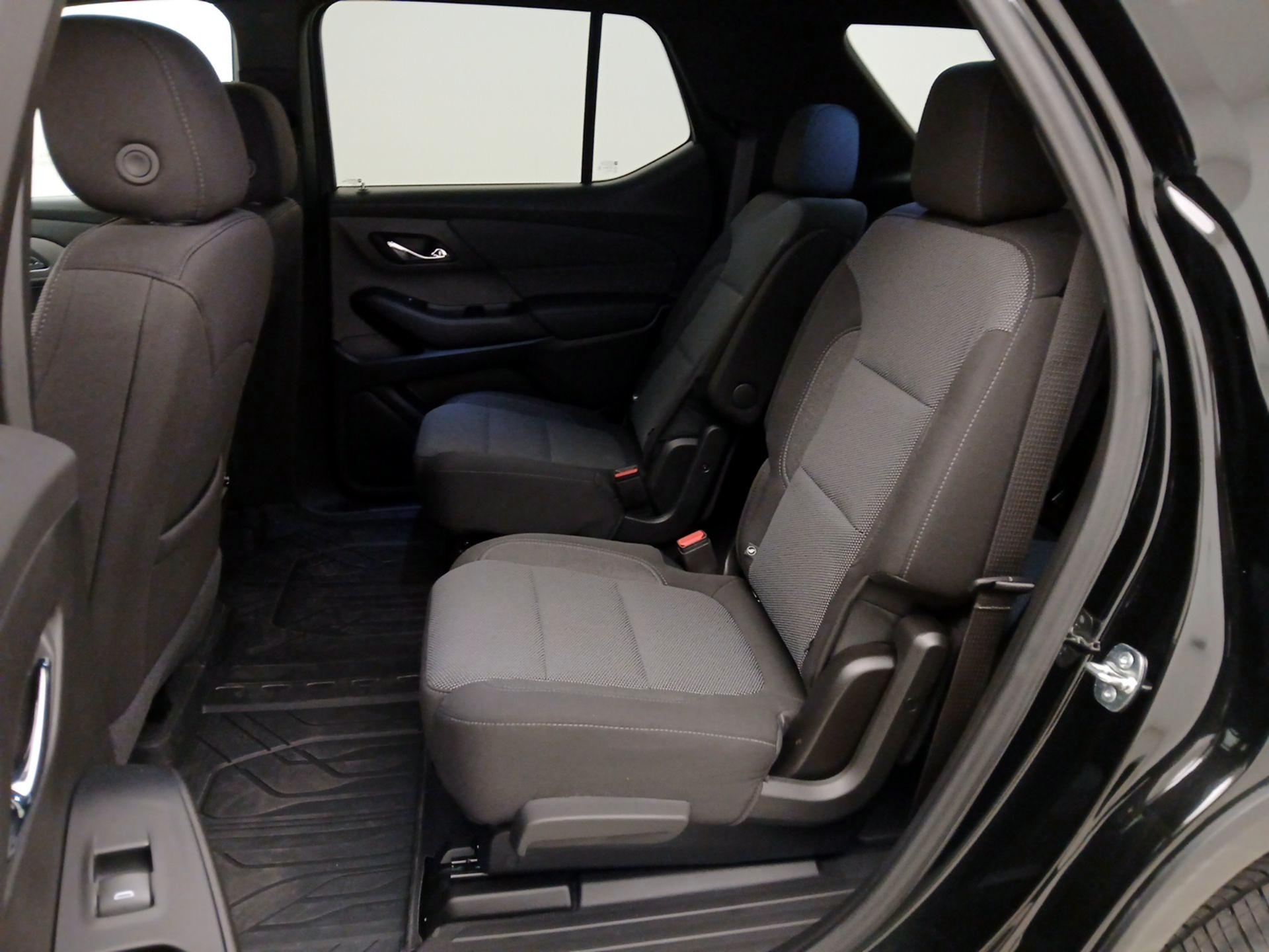 Thumbnail: 2023 Chevrolet Traverse - 19