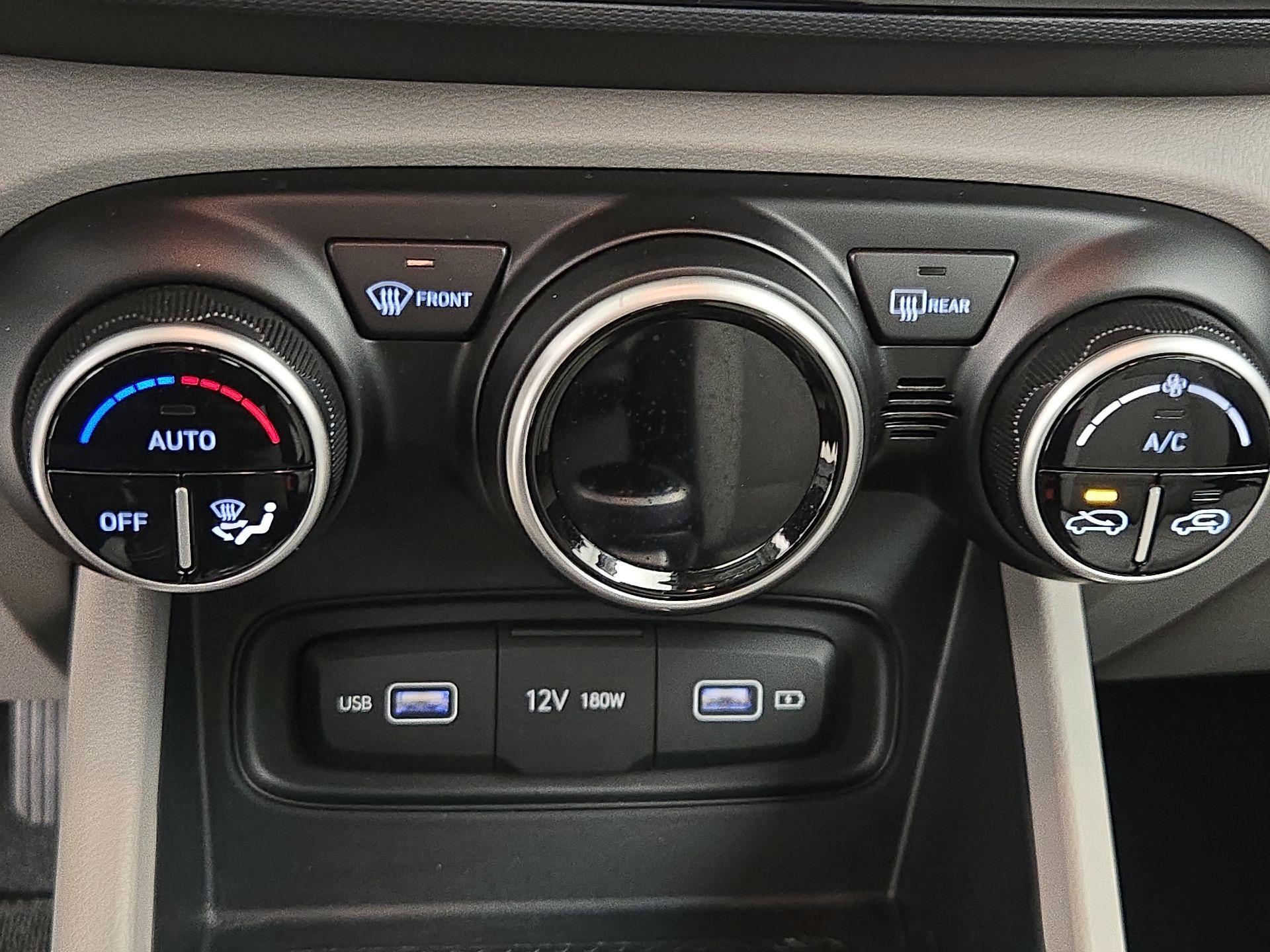 Thumbnail: 2022 Hyundai Venue - 16