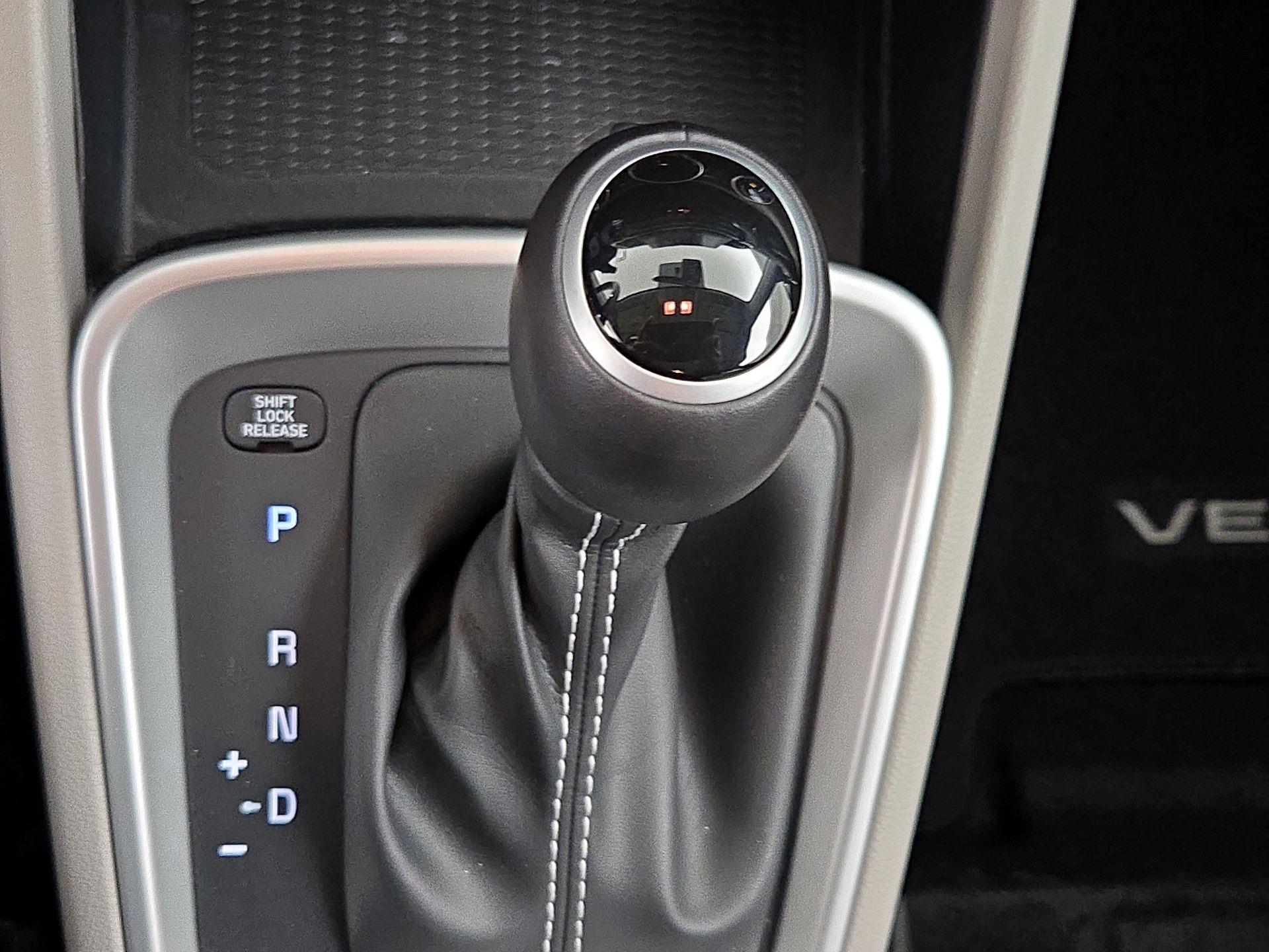 Thumbnail: 2022 Hyundai Venue - 17