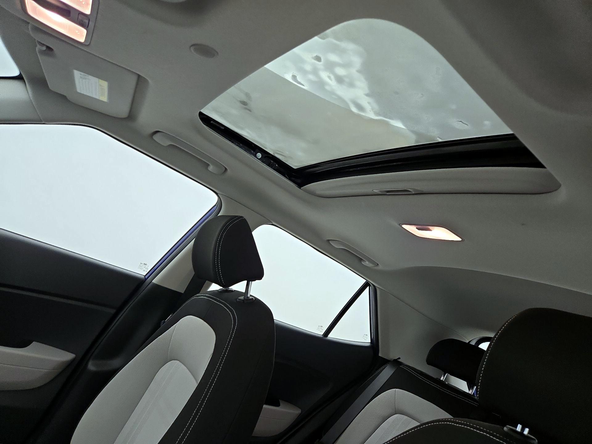 Thumbnail: 2022 Hyundai Venue - 19