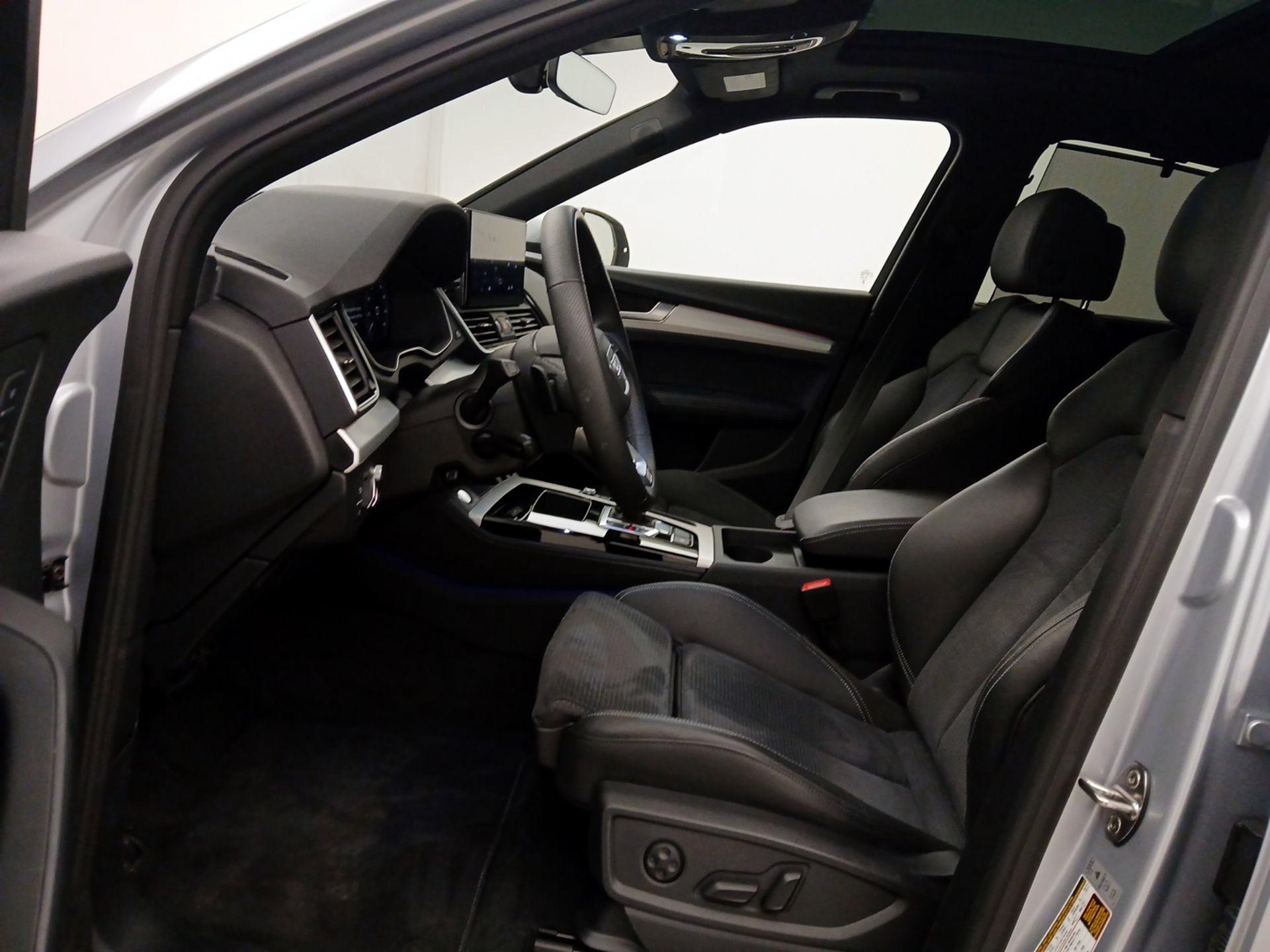 Thumbnail: 2025 Audi Q5 - 11