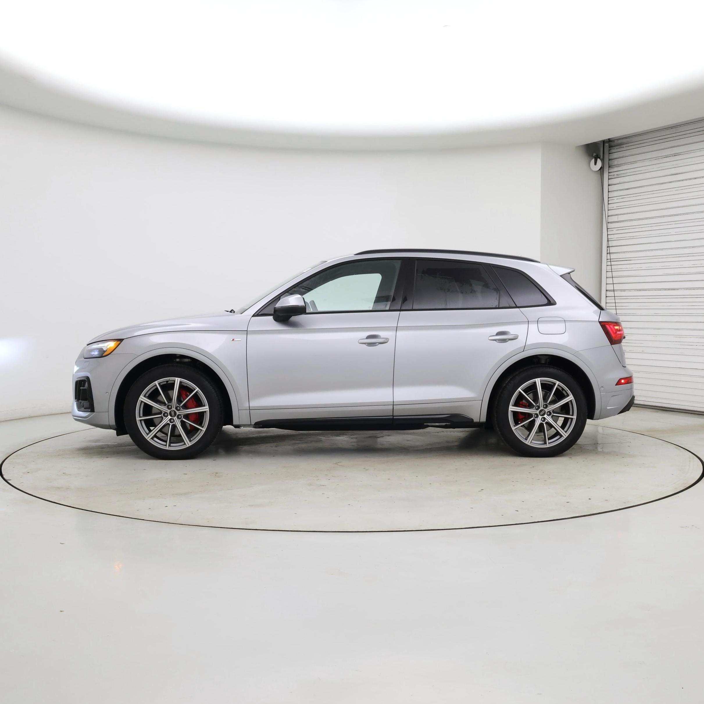 Thumbnail: 2025 Audi Q5 - 3