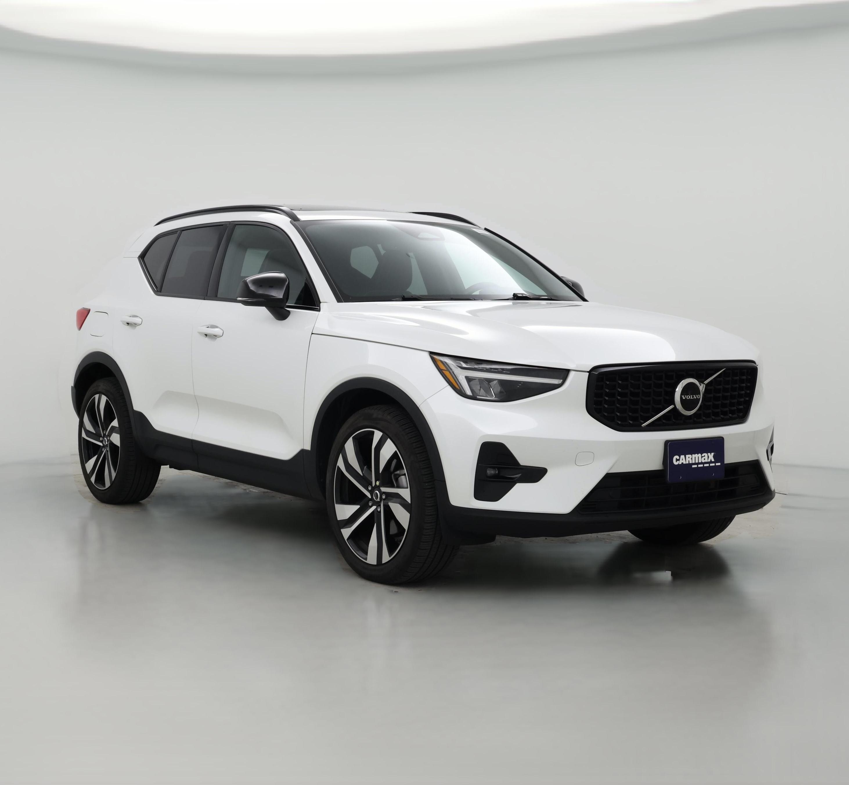 Thumbnail: 2023 Volvo XC40 - 1