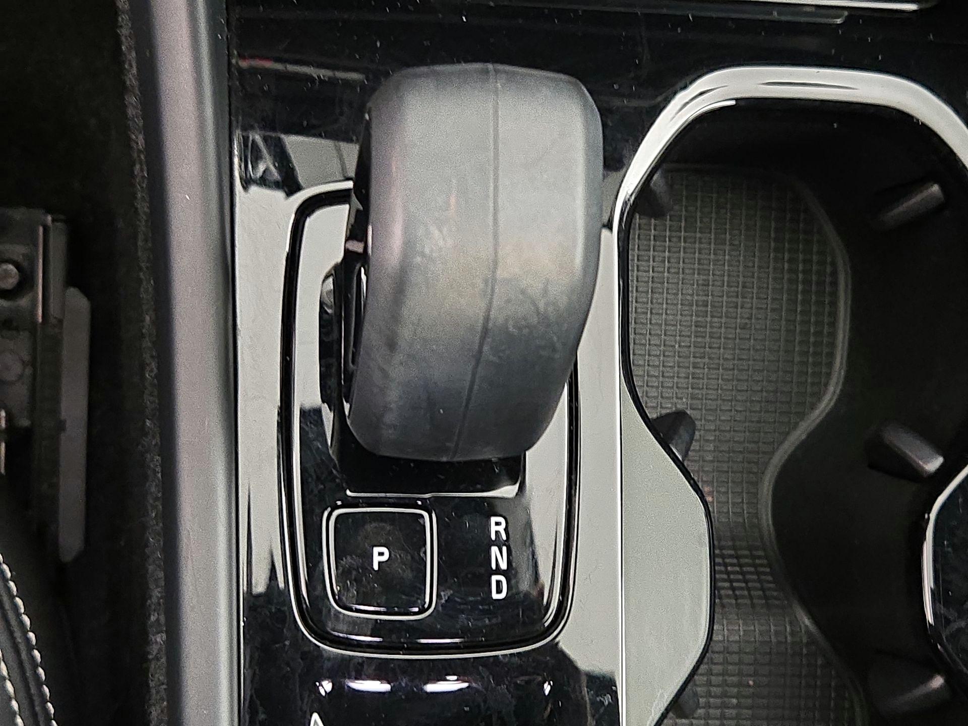 Thumbnail: 2023 Volvo XC40 - 18