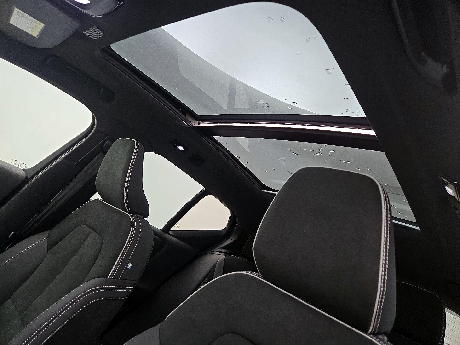 Thumbnail: 2023 Volvo XC40 - 20