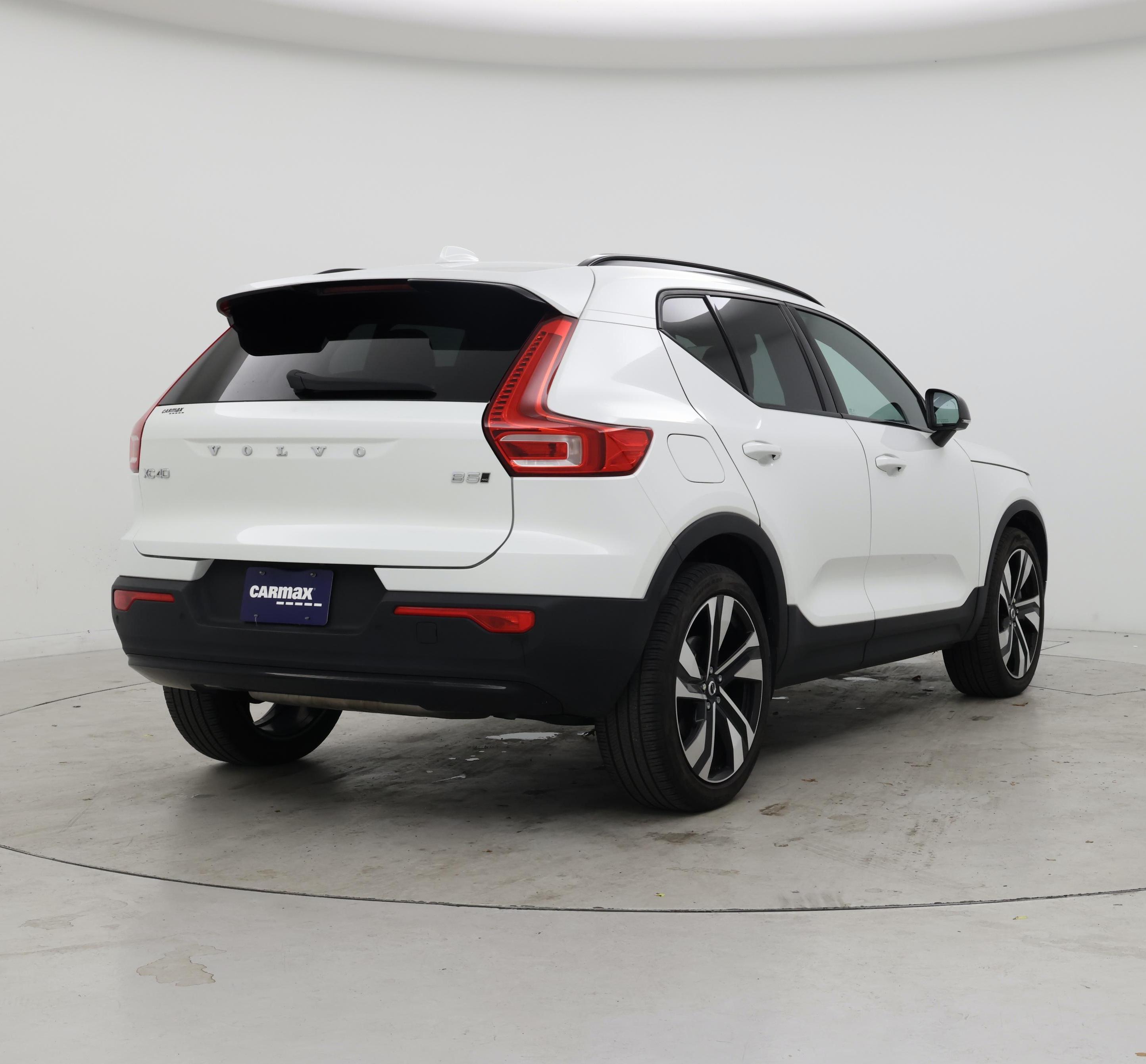 Thumbnail: 2023 Volvo XC40 - 8
