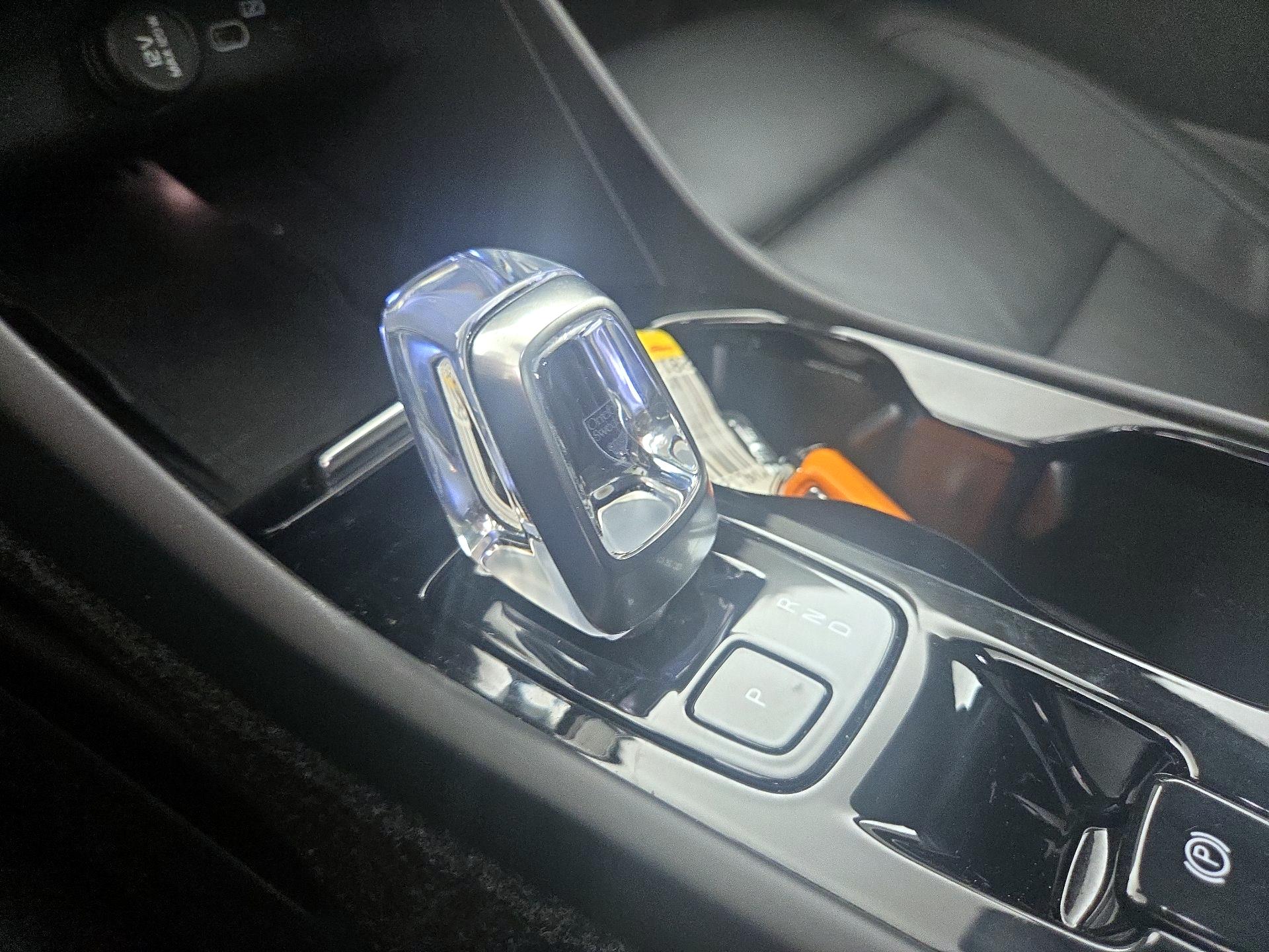 Thumbnail: 2023 Volvo XC40 - 17