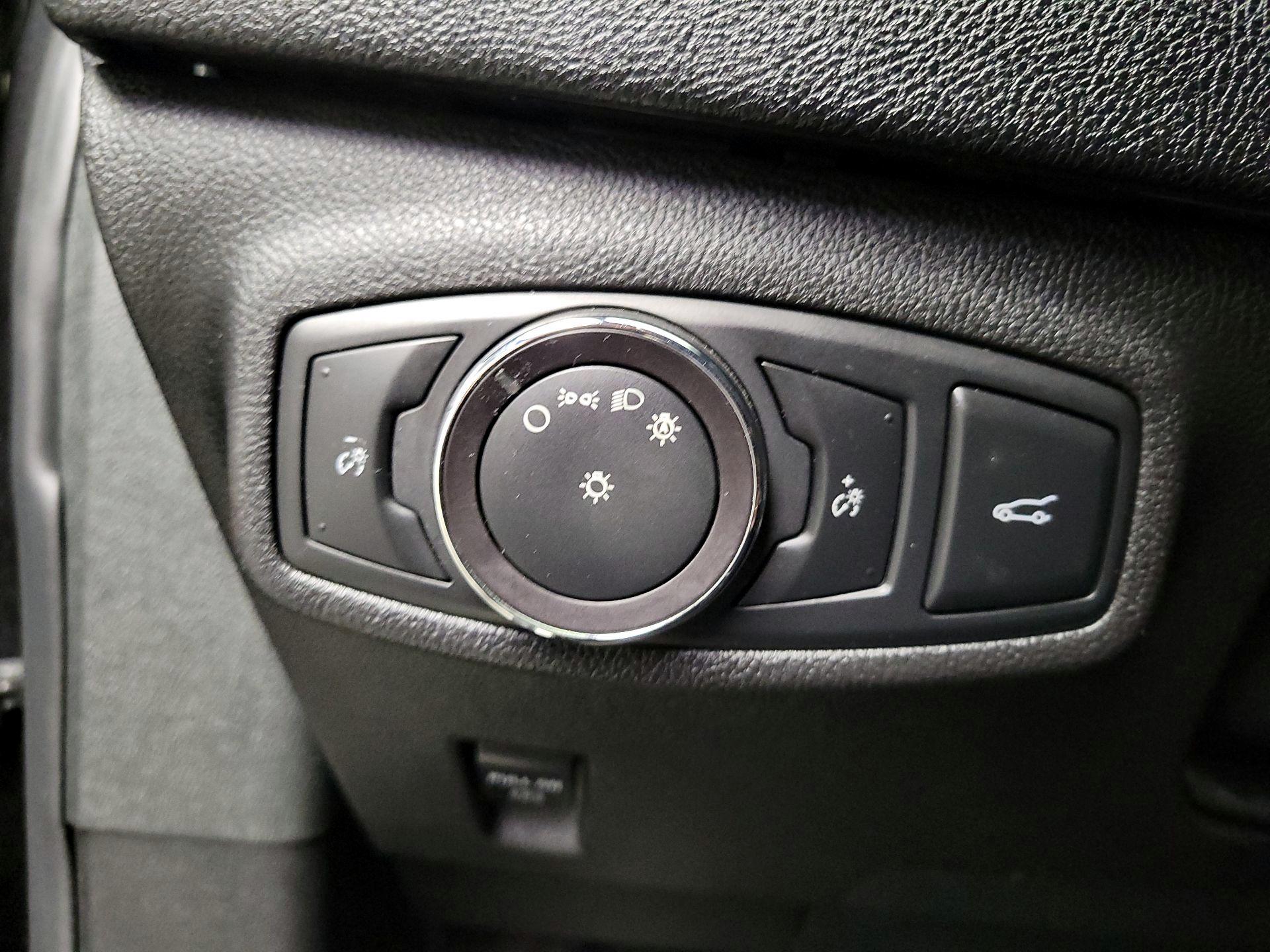 Thumbnail: 2017 Lincoln MKC - 13