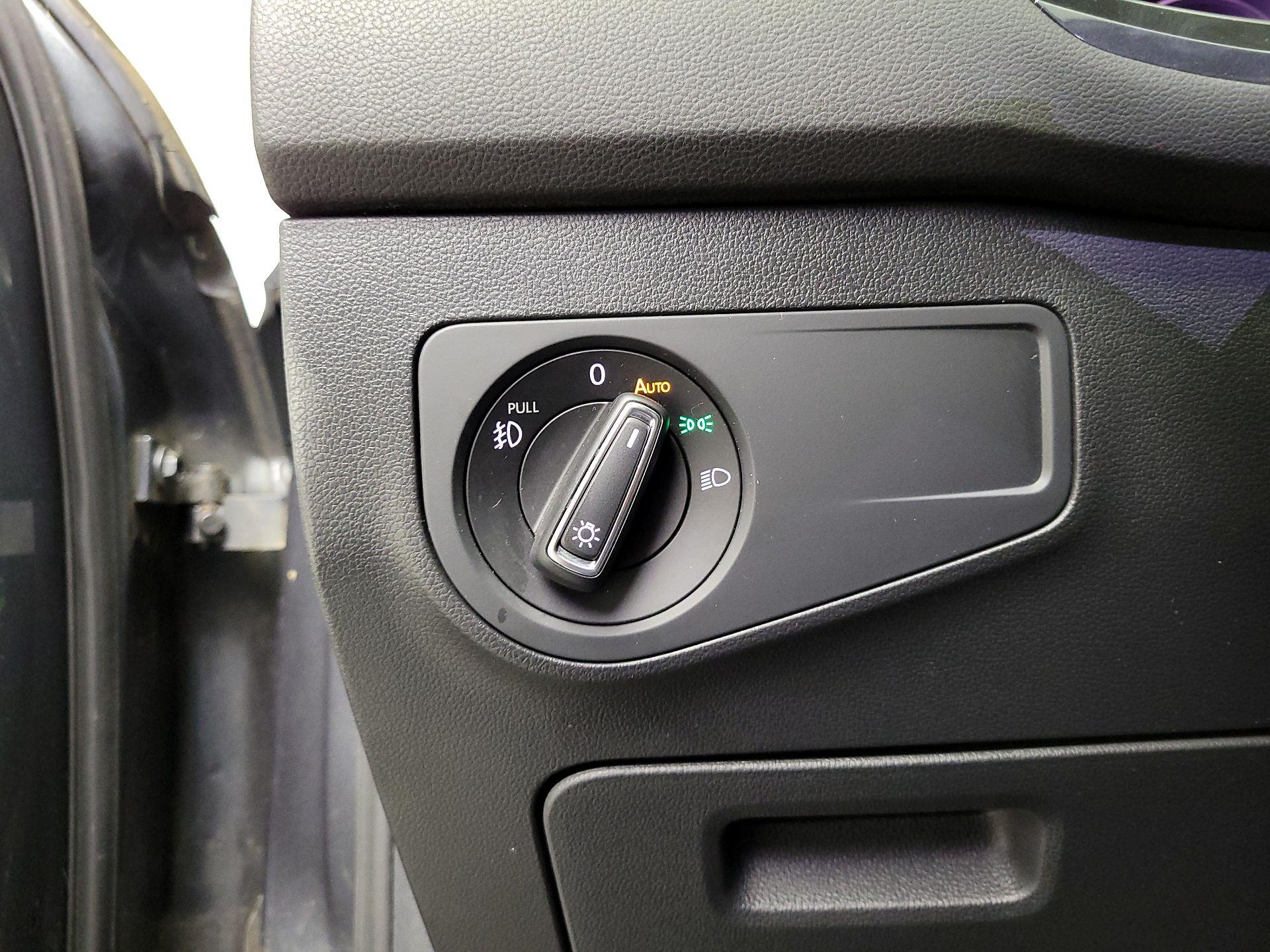 Thumbnail: 2019 Volkswagen Tiguan - 13