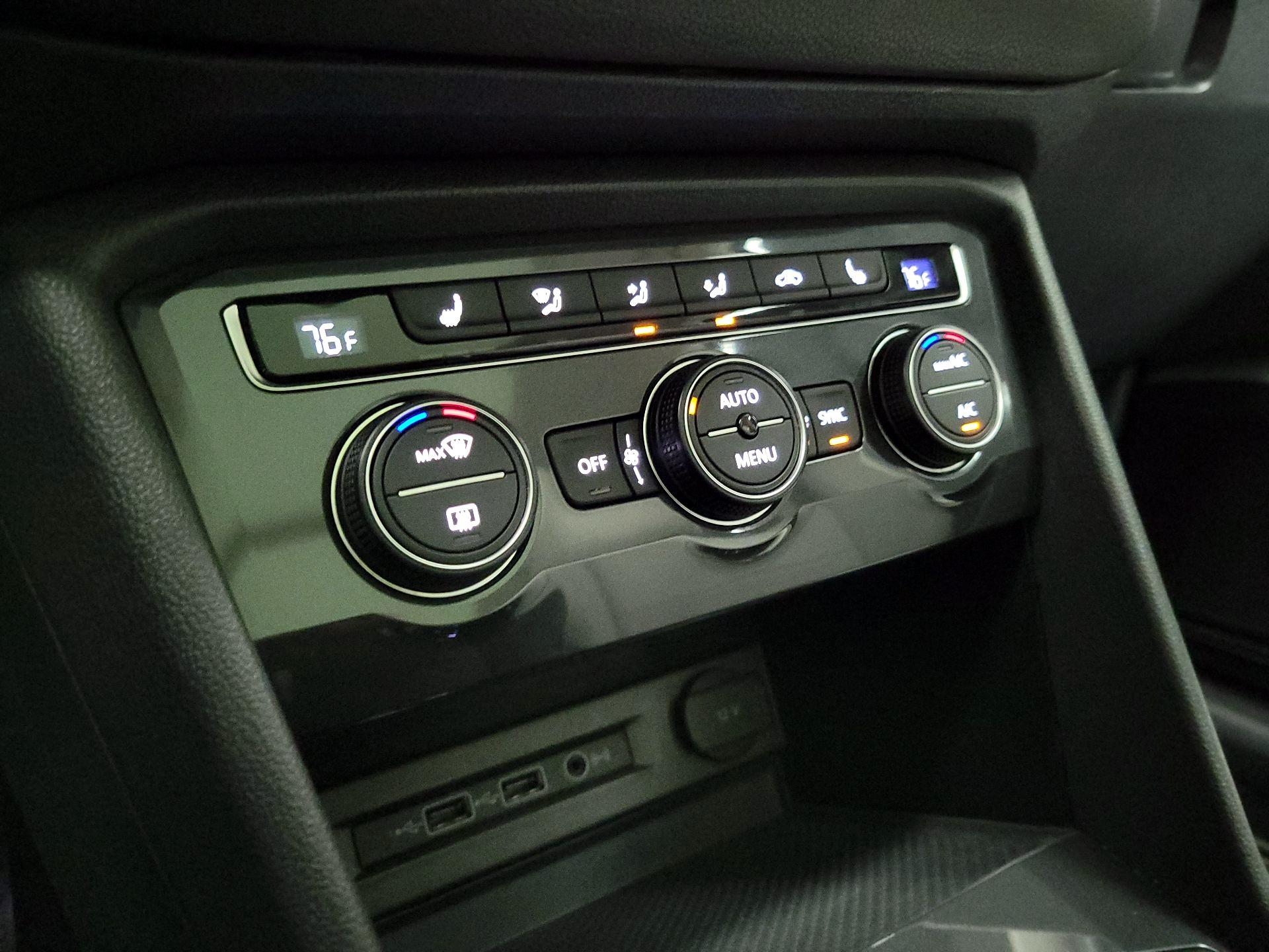 Thumbnail: 2019 Volkswagen Tiguan - 17