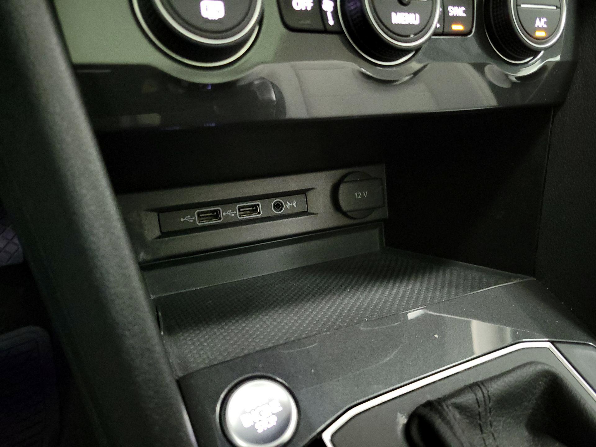 Thumbnail: 2019 Volkswagen Tiguan - 19