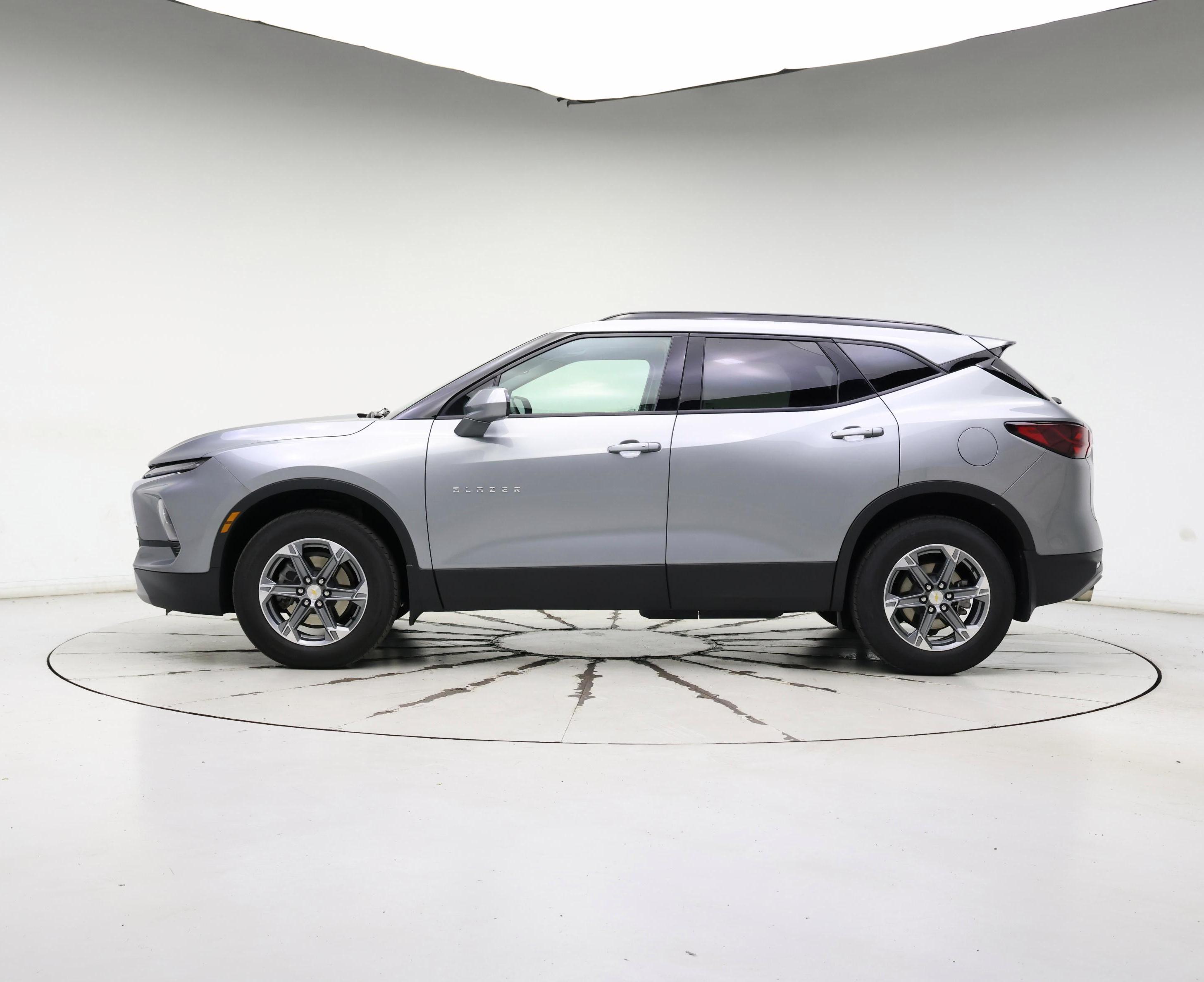 Thumbnail: 2023 Chevrolet Blazer - 3