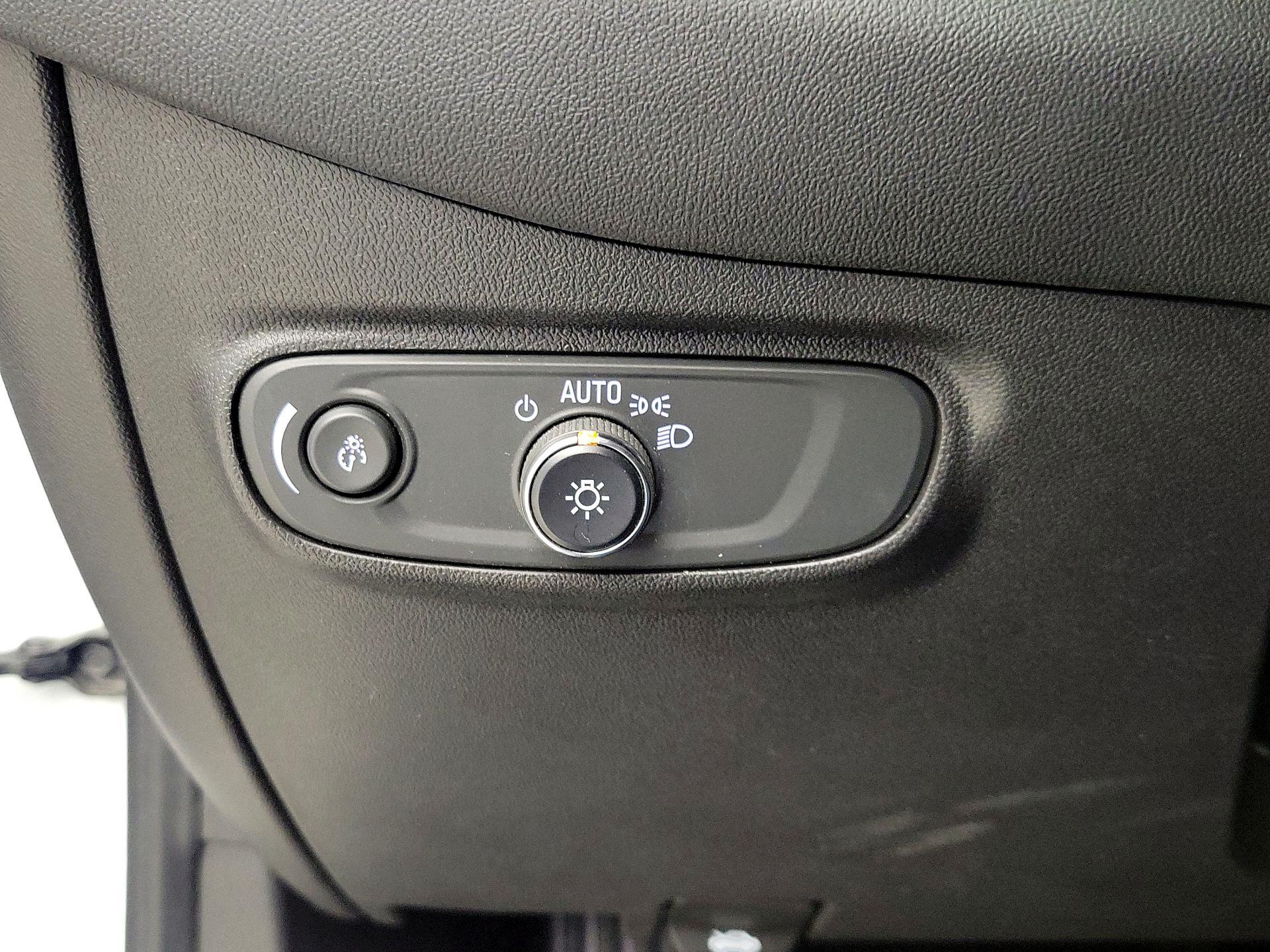 Thumbnail: 2022 Chevrolet Equinox - 13