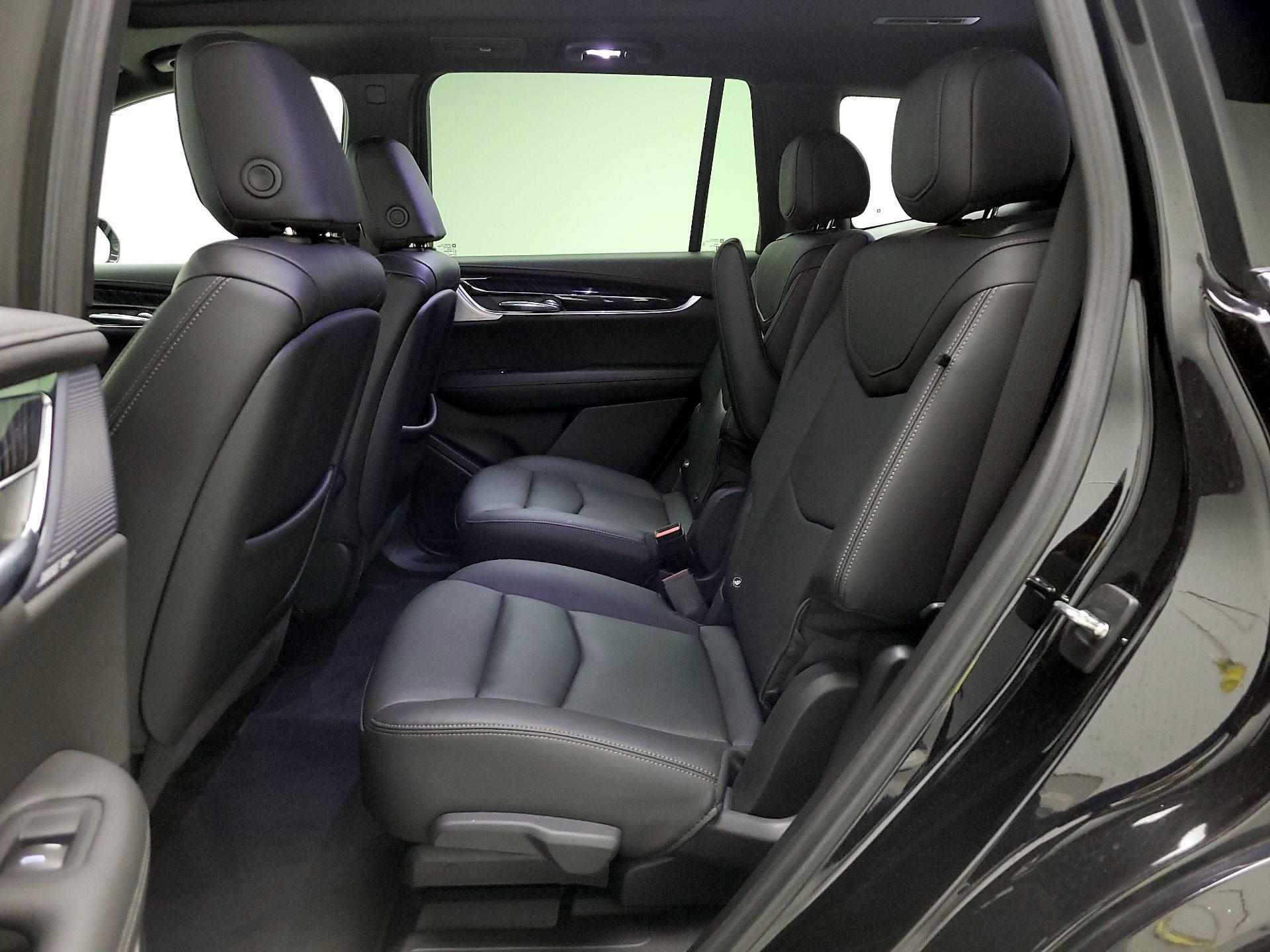 Thumbnail: 2023 Cadillac XT6 - 20