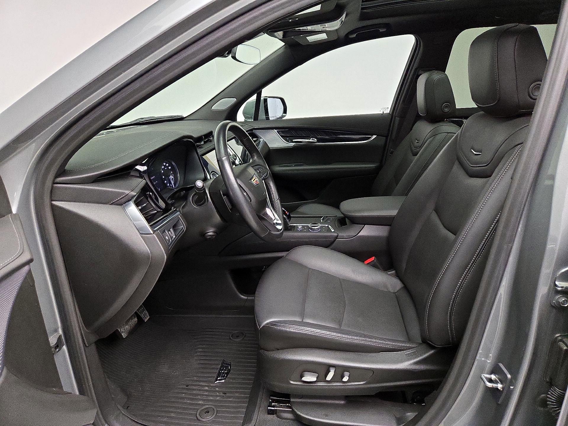 Thumbnail: 2023 Cadillac XT6 - 11