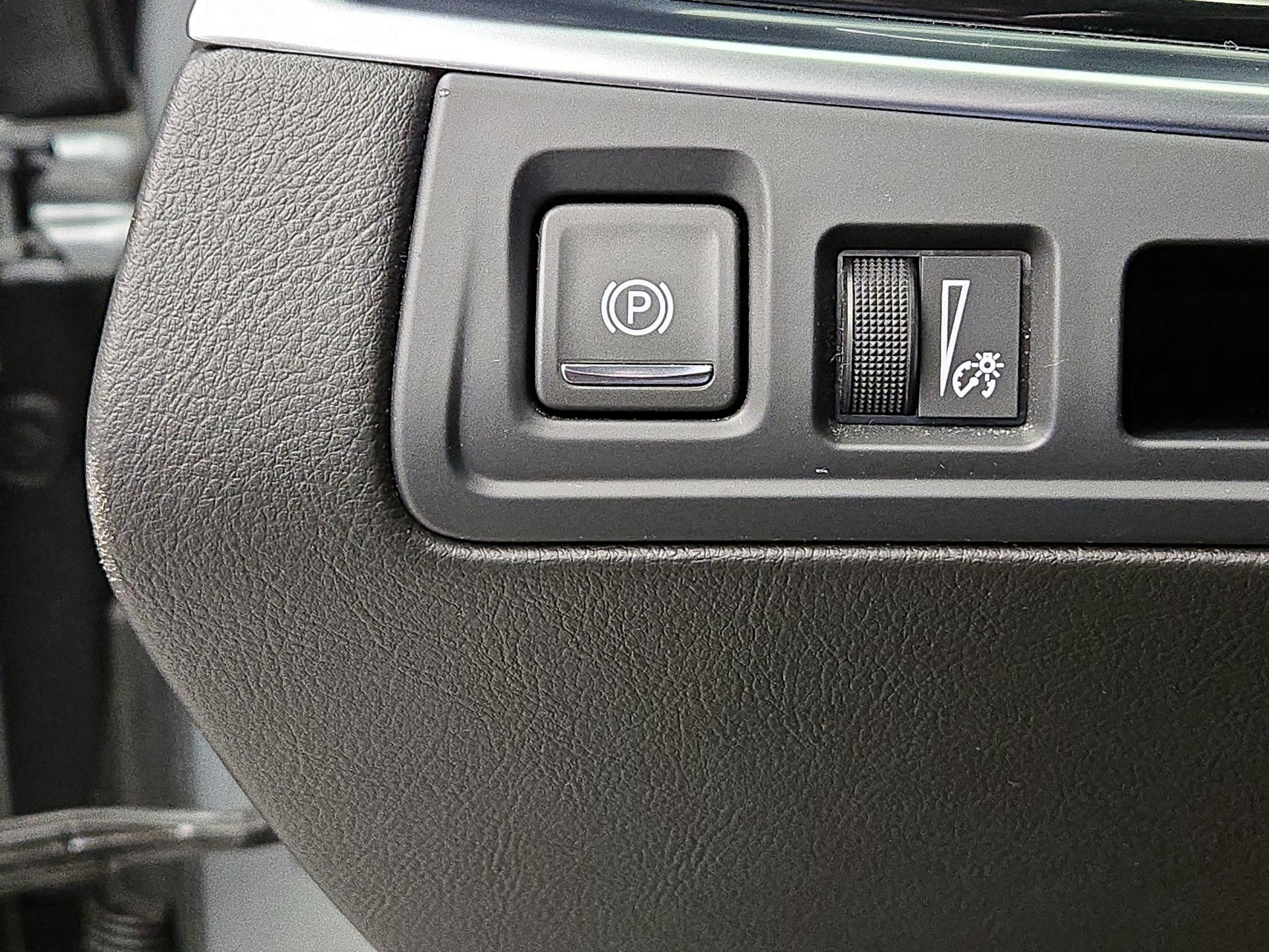 Thumbnail: 2023 Cadillac XT6 - 13