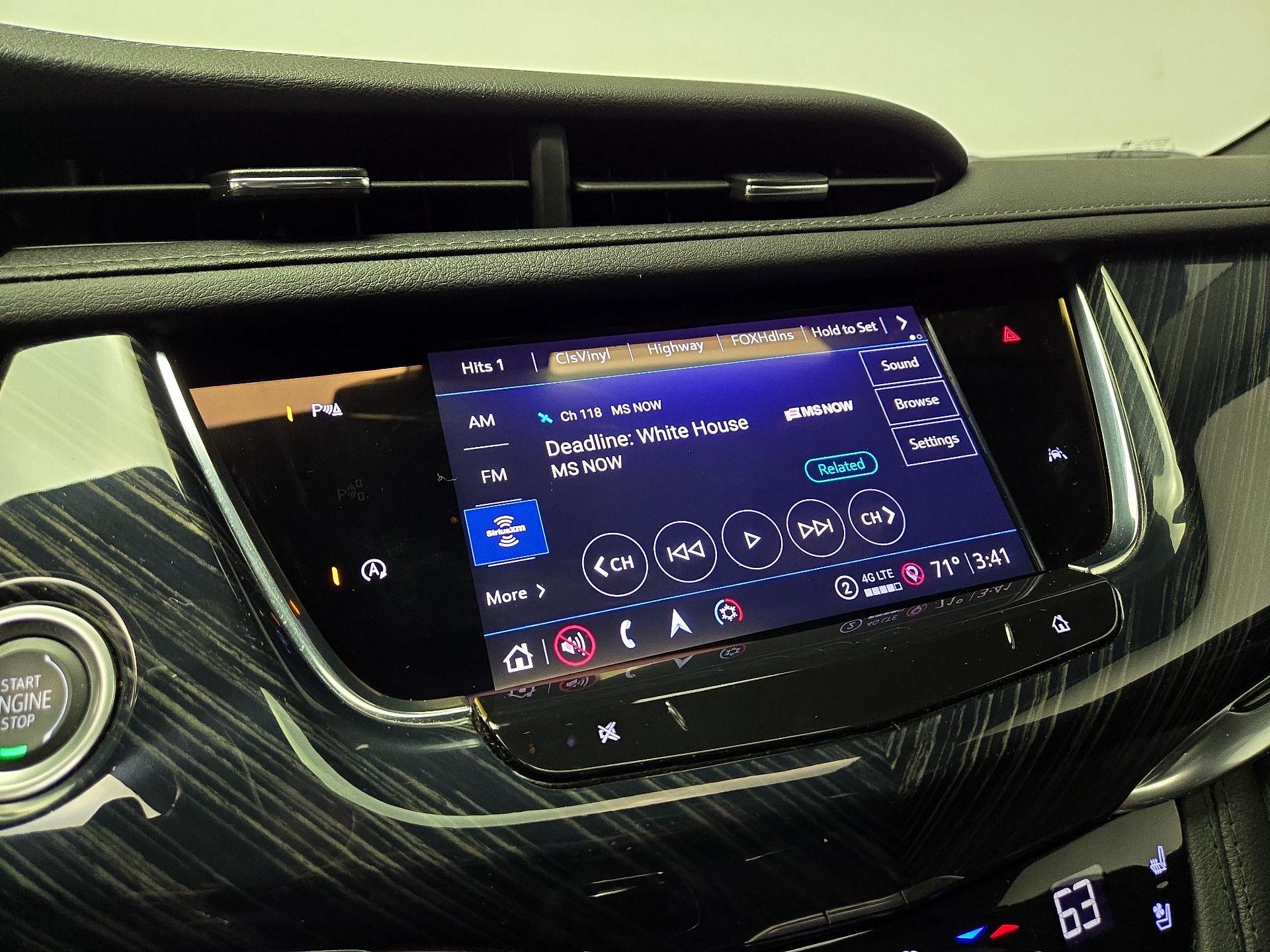 Thumbnail: 2023 Cadillac XT6 - 16