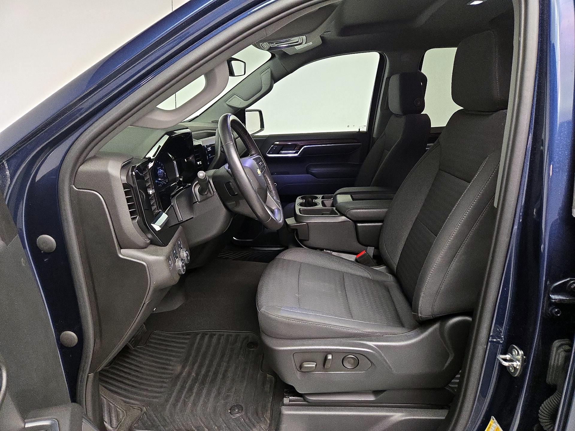 Thumbnail: 2022 Chevrolet Silverado 1500 - 11