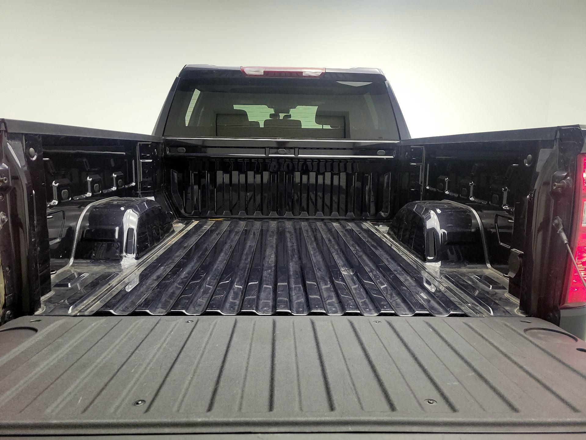 Thumbnail: 2023 Chevrolet Silverado 1500 - 20