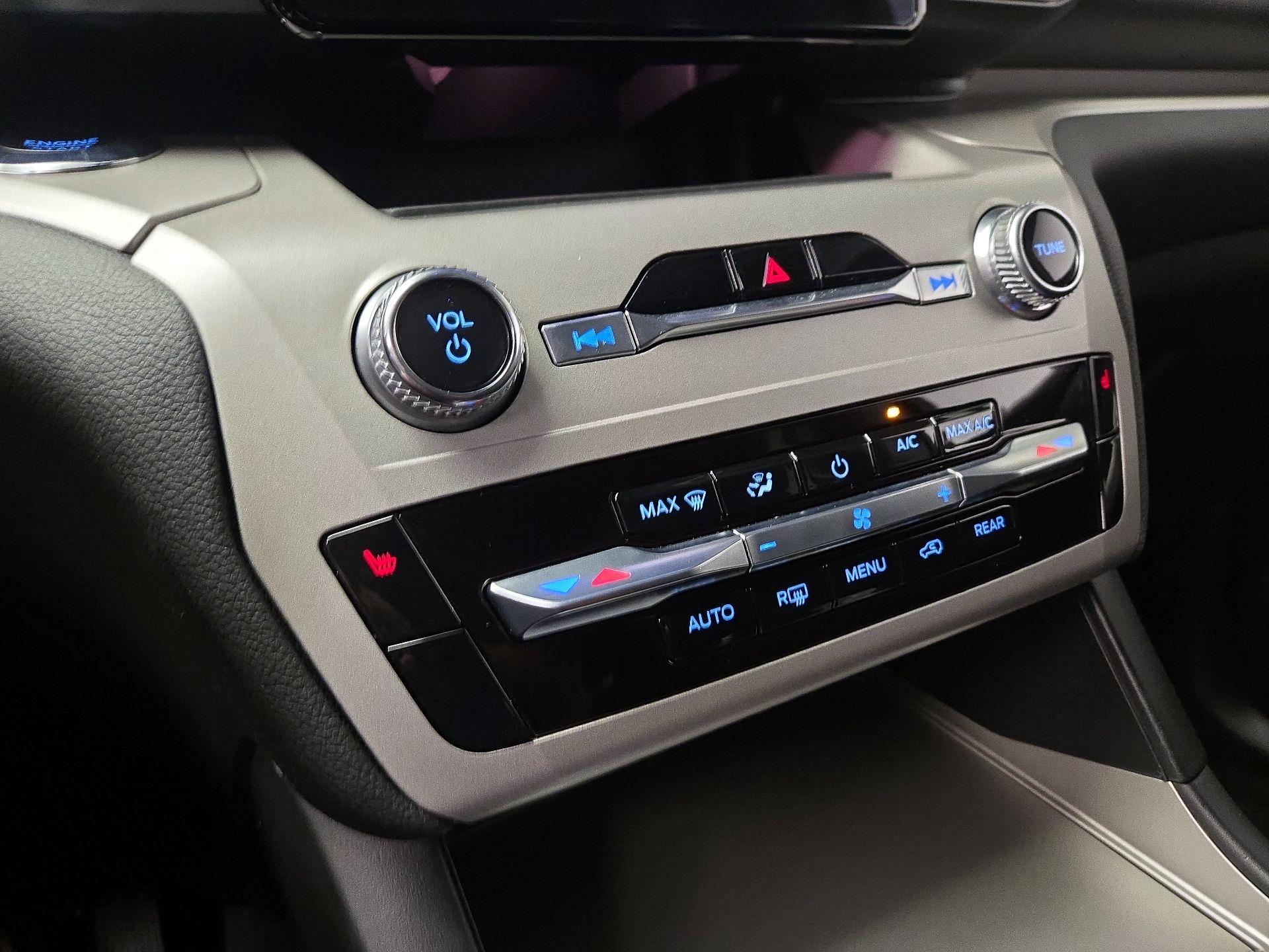 Thumbnail: 2023 Ford Explorer - 16