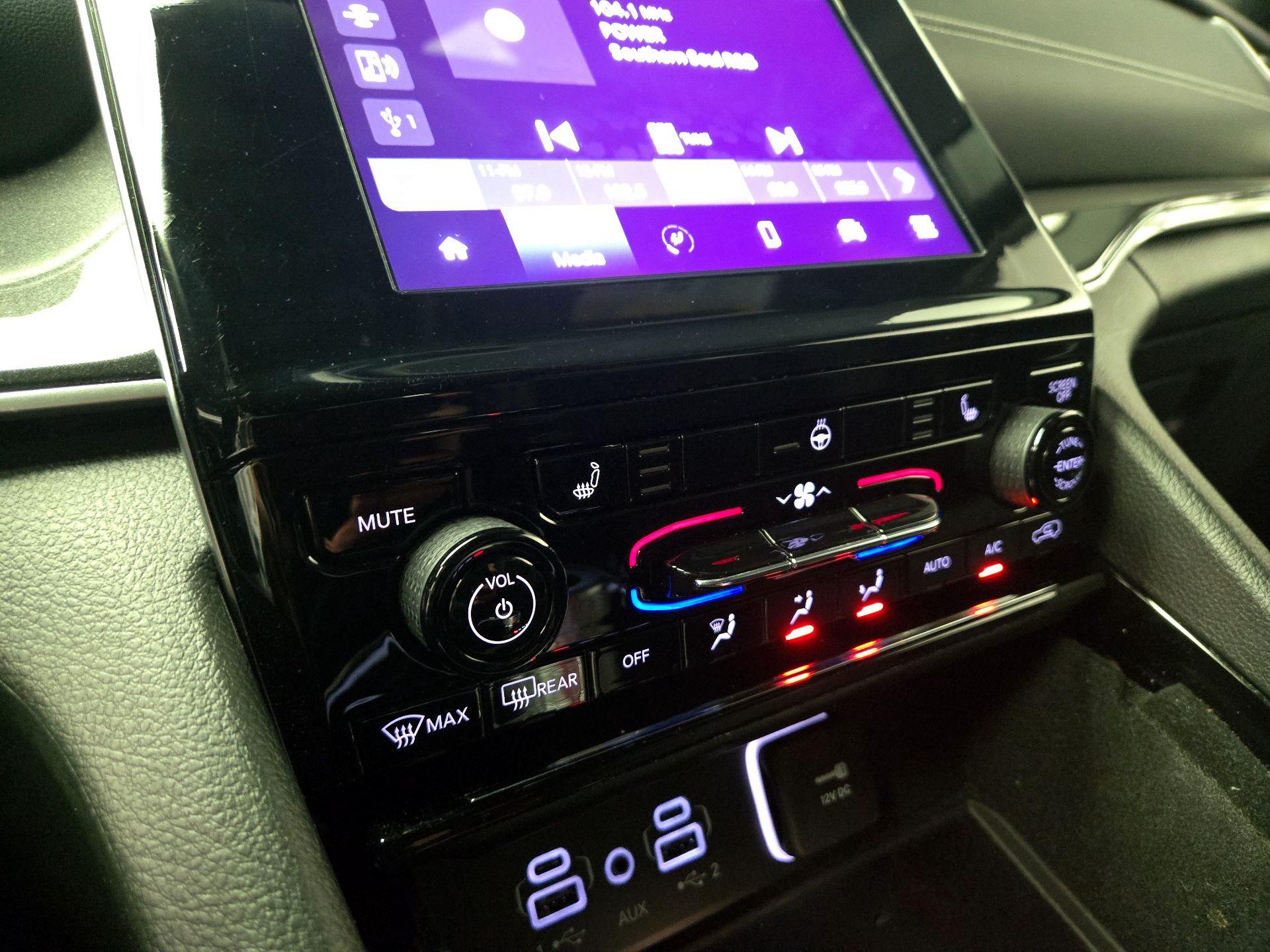 Thumbnail: 2022 Jeep Grand Cherokee - 16