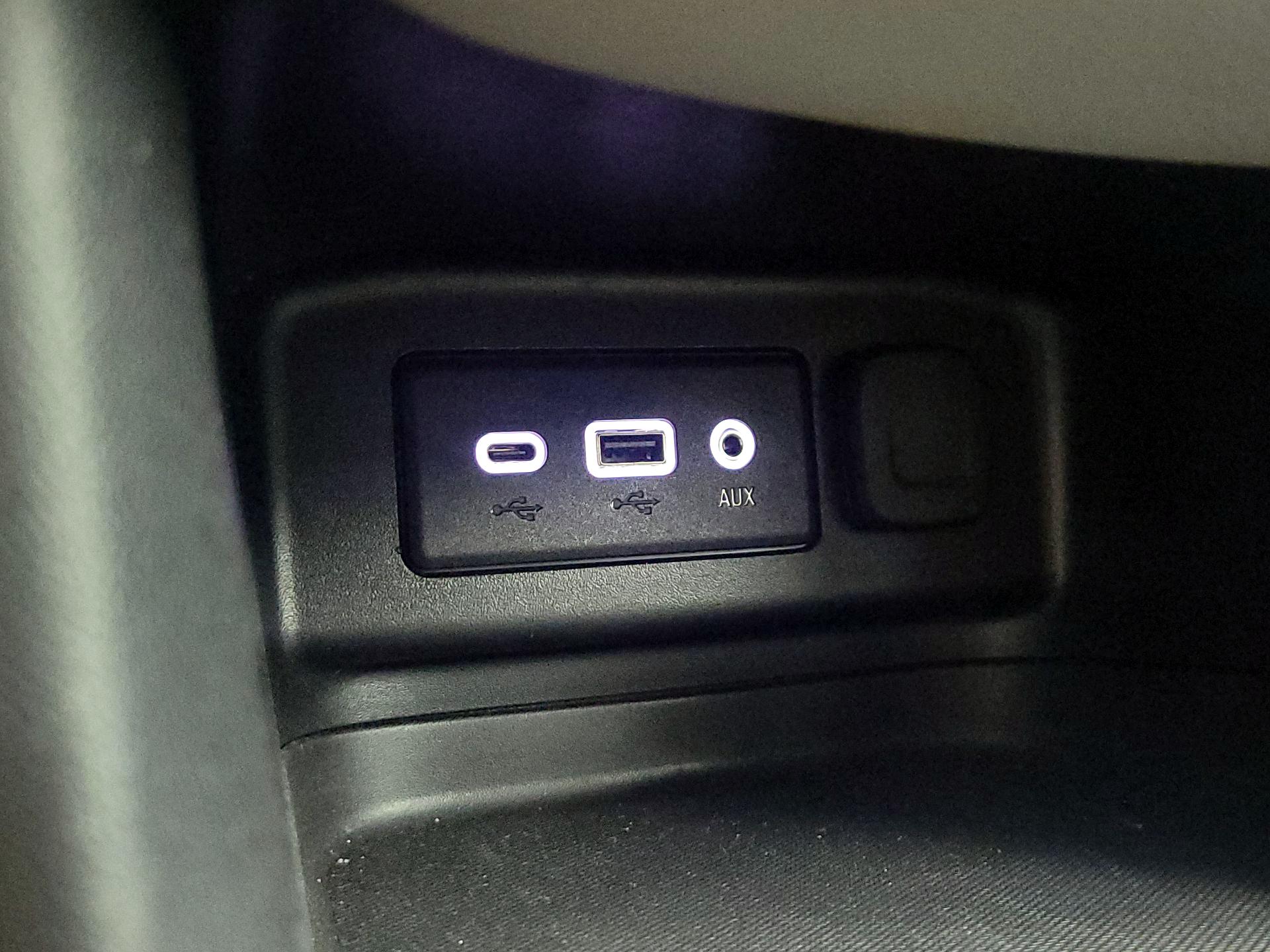 Thumbnail: 2022 Chevrolet Equinox - 18