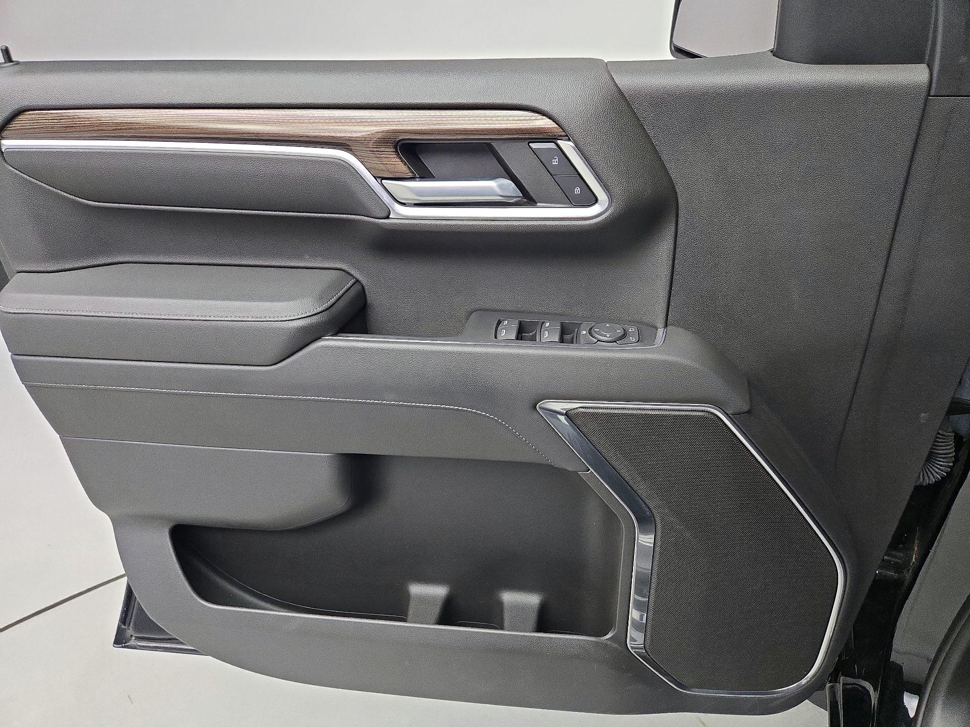 Thumbnail: 2022 Chevrolet Silverado 1500 - 12