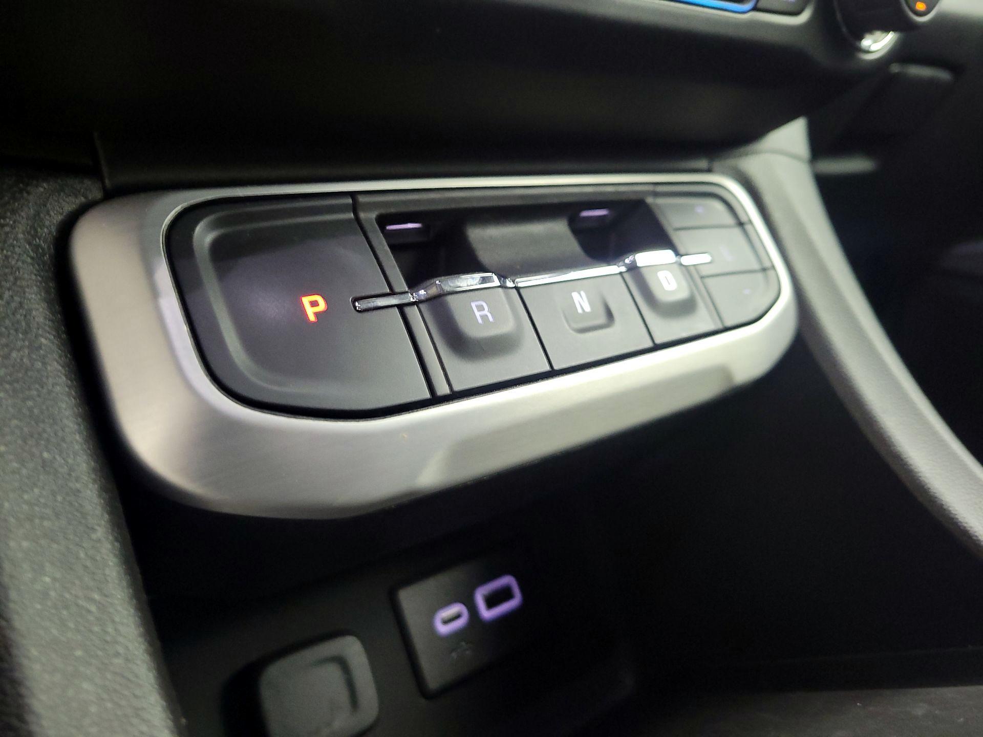 Thumbnail: 2023 GMC Acadia - 17