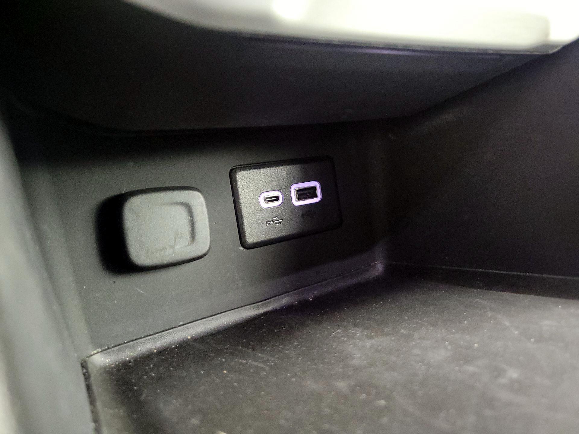 Thumbnail: 2023 GMC Acadia - 18