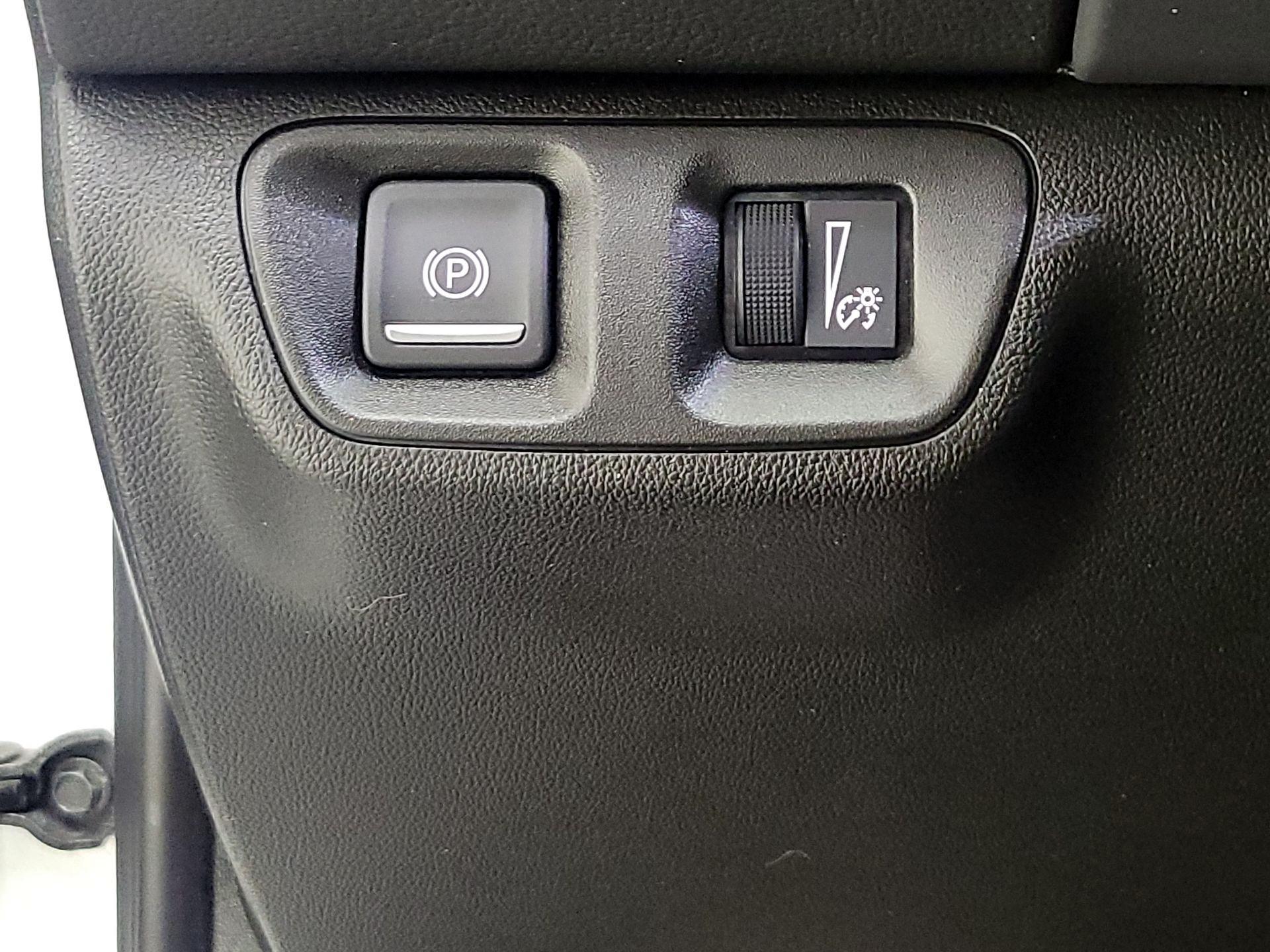 Thumbnail: 2023 GMC Acadia - 13